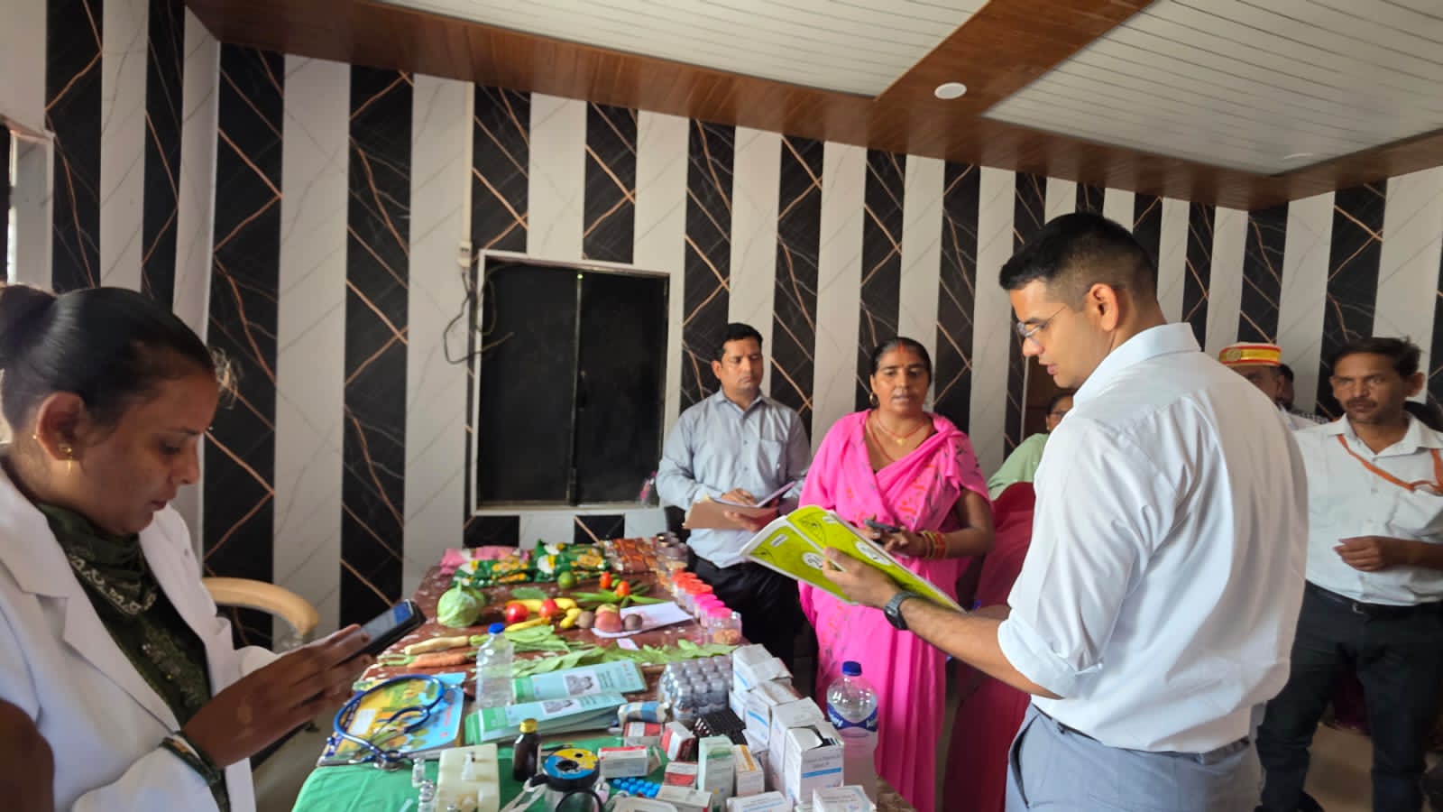 Balrampur DM Inspects Health Session, Emphasizes Vaccination and HRP Tracking