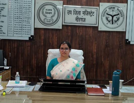 निर्वाचक नामावली पुनरीक्षण में लापरवाही पर वेतन कटौती: मीरगंज में विशेष बैठक