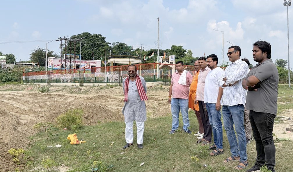 Balrampur Authorities Inspect Rapti Ghat Ahead of Ganesh Visarjan Preparations