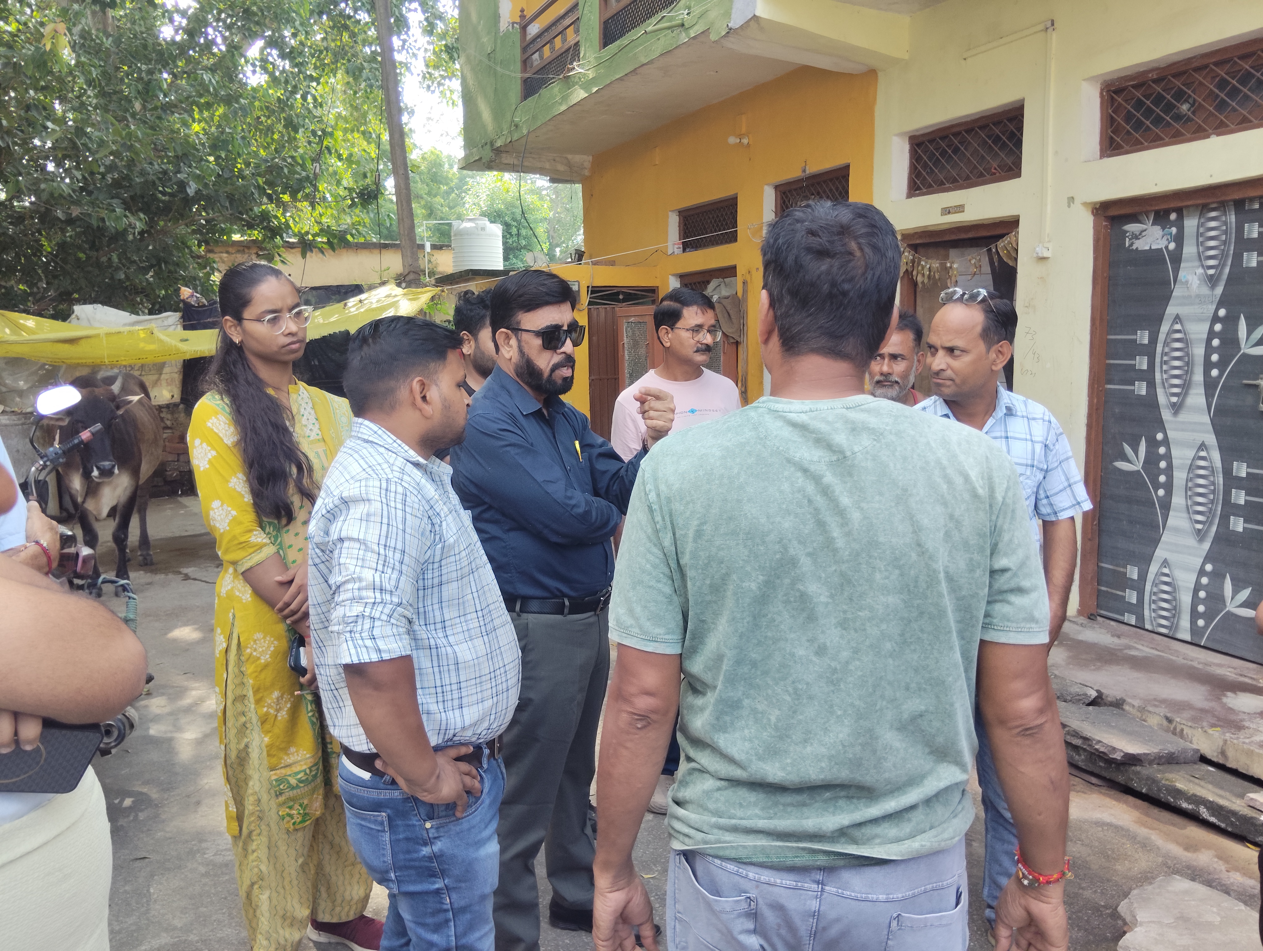 Bhind CMO Inspects Wards, Removes Encroachments, Intensifies Cleanliness Drive