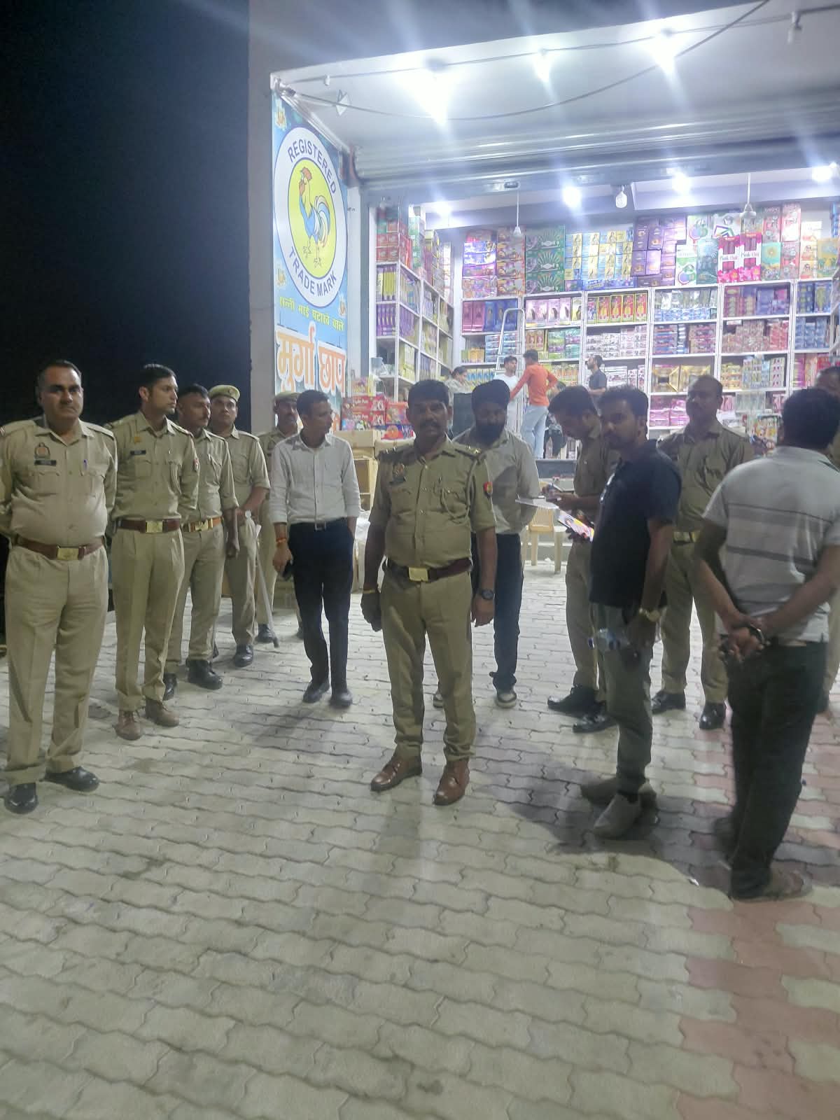 Bareilly Police Raid Illegal Firecracker Warehouse, Seize Over 433 Kg of Explosives
