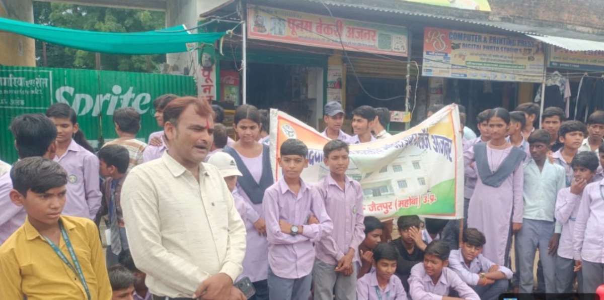 Students Spark Cleanliness Awareness Through Street Plays in Ajnar