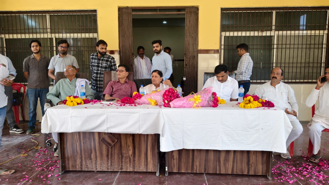 भिंड: सेवा संकल्प यात्रा में रक्तदान और पौधारोपण कर विधायक ने बढ़ाया हौसला