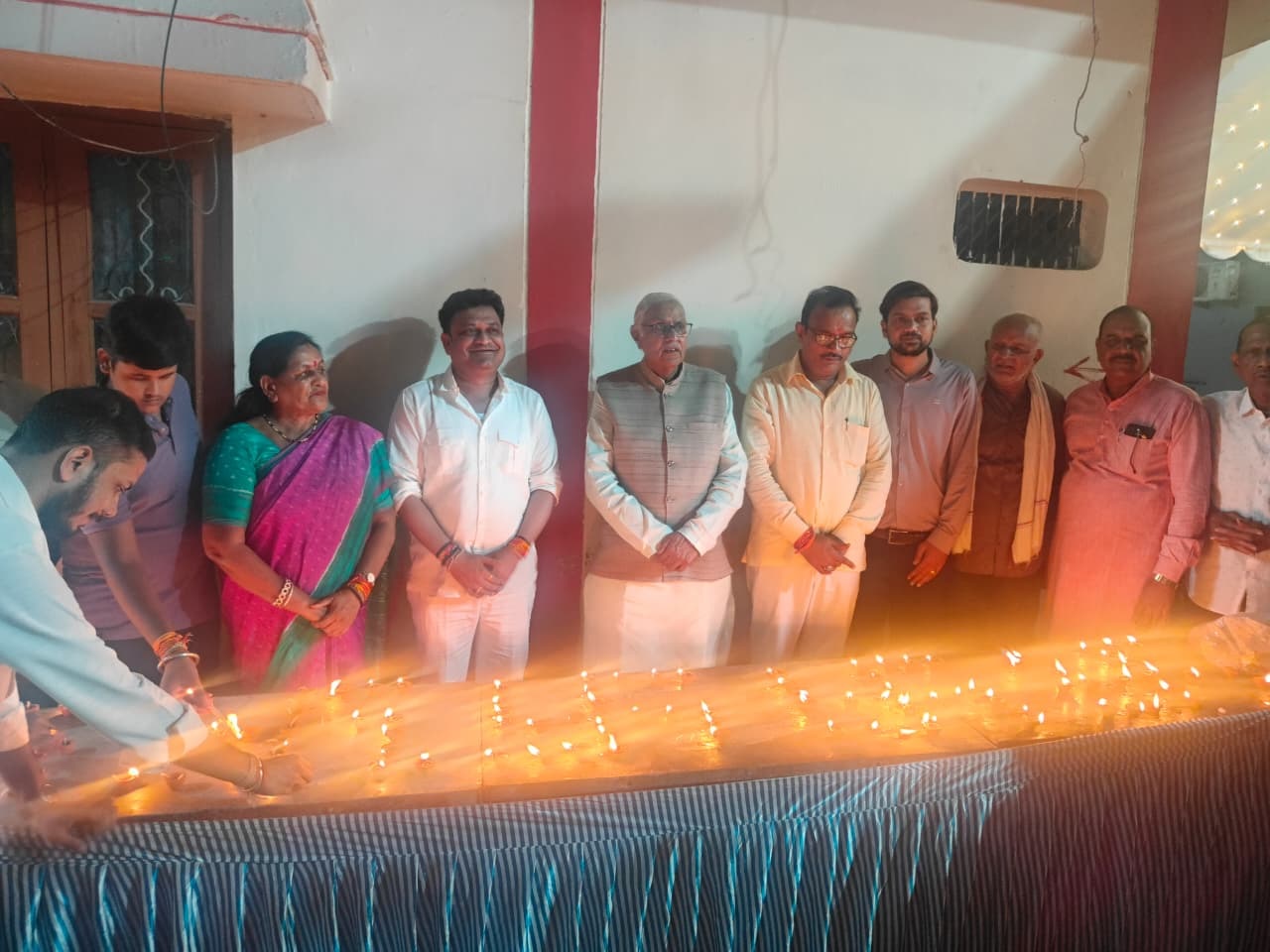 1100 Diyas Lit in Narmadapuram to Wish PM Modi a Long Life
