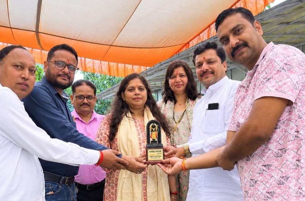 Bareilly Traders Welcome Shruthi Gangwar, Present Development Demands