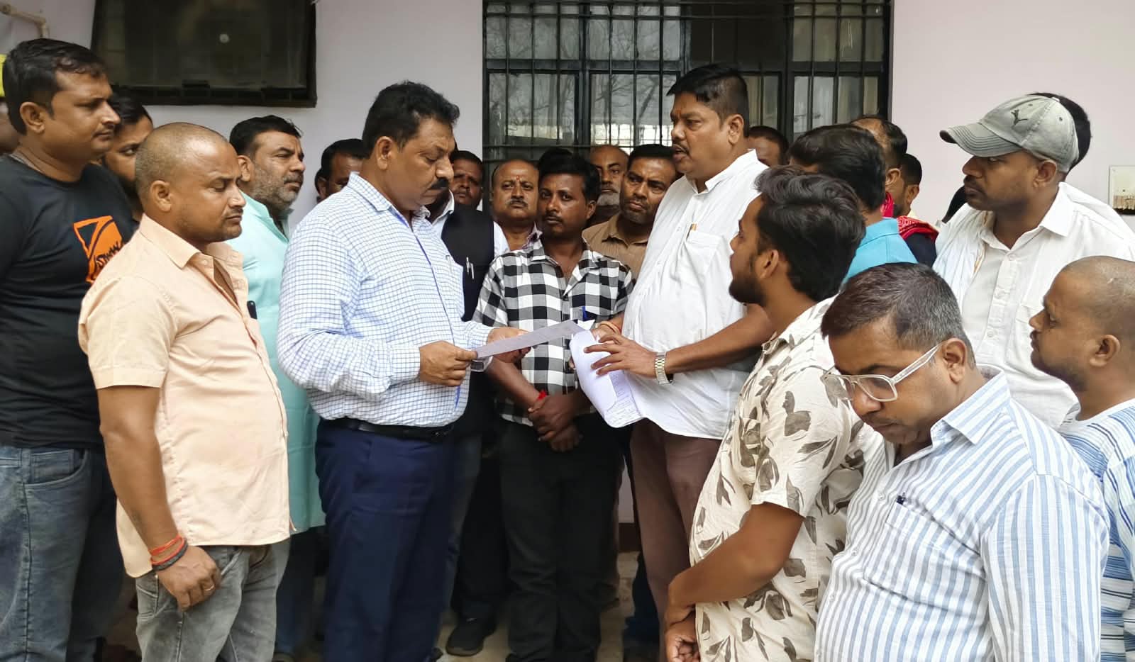 तुलसीपुर में दुर्गा पूजा की तैयारी: डीजे पर पुनर्विचार व सुरक्षा की मांग