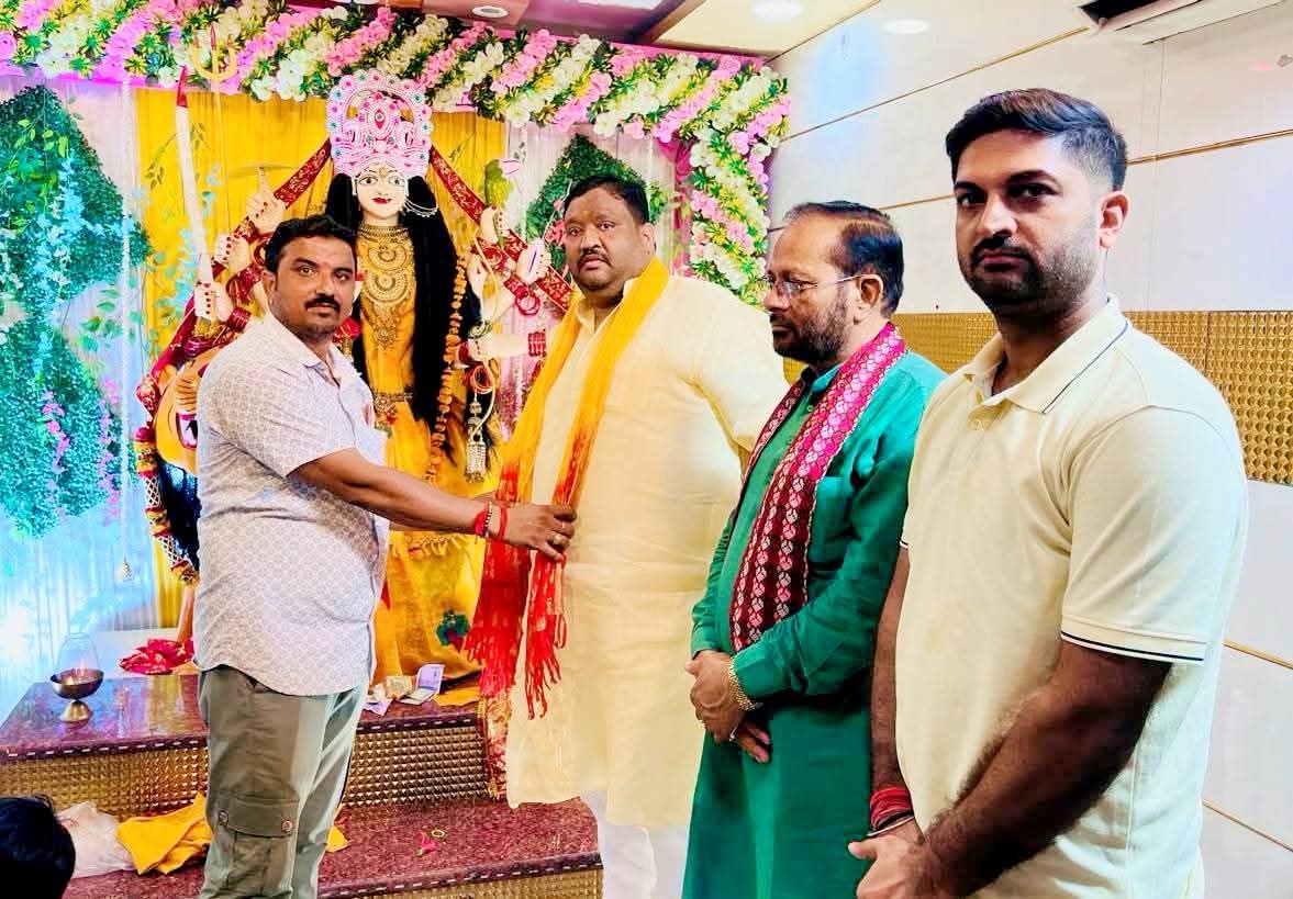 Balrampur: Devotees Gather for Feast After Ganesh Idol Immersion, Public Representatives Participate