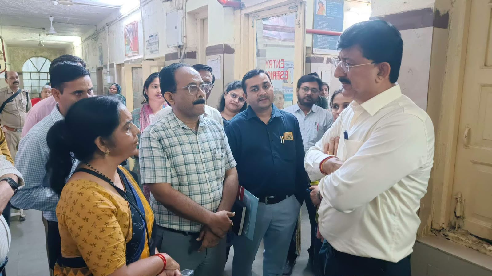 Guna Collector's Strict Stance on Health Services: Expresses Displeasure Over 8 Ambulances Under Maintenance
