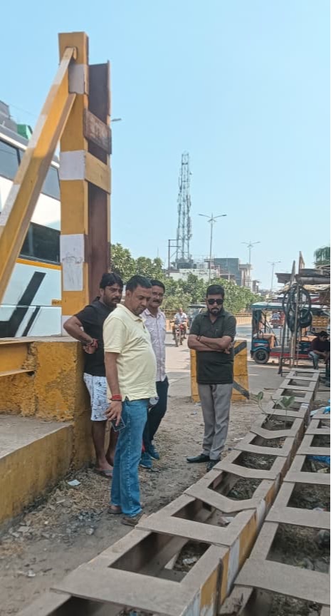 Bhind Enhances Road Safety: Damaged Barrier on Lashkar Road to Be Repaired