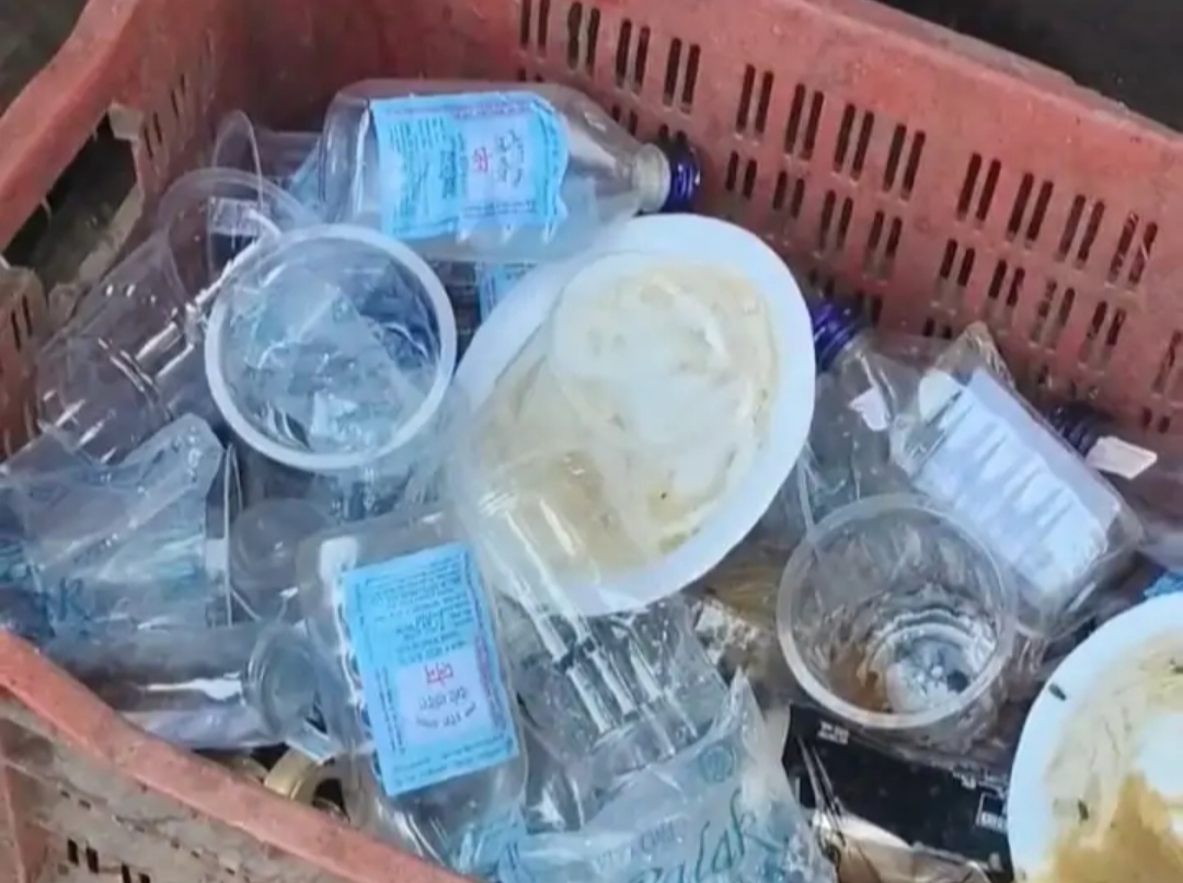 CMO Expresses Anger Over Filth at Gauri Sarovar, Orders Removal of Illegal Kiosk