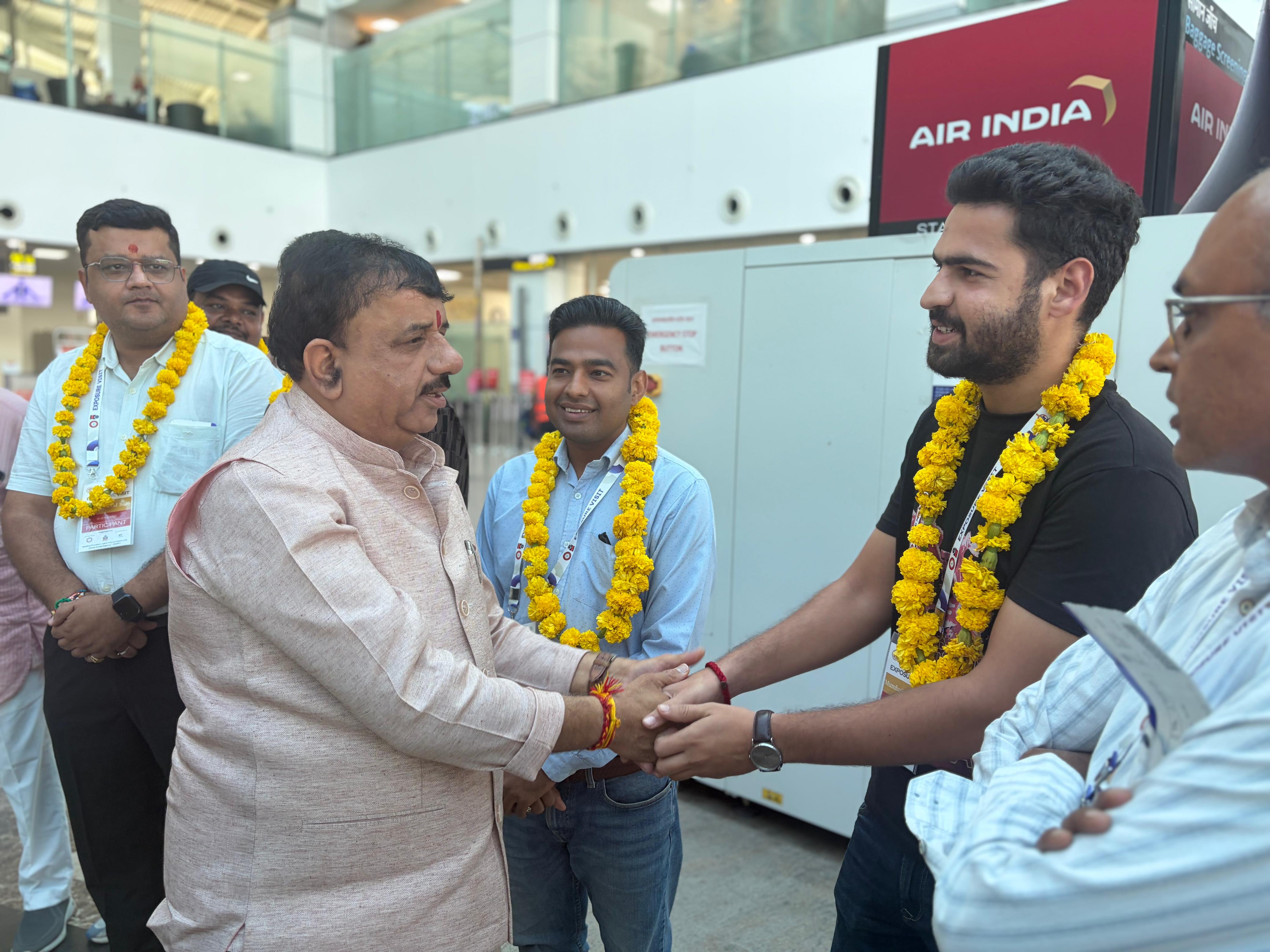 Ramp योजना: 25 एमपी उद्यमी मुंबई रवाना, आधुनिक तकनीक से उद्योगों को मिलेगी गति
