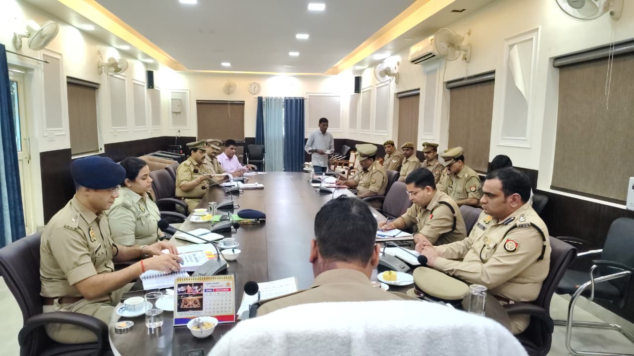 बरेली डीआईजी का सख्त निर्देश: चुनावी तैयारी और अपराध नियंत्रण पर पुलिस महकमा हरकत में