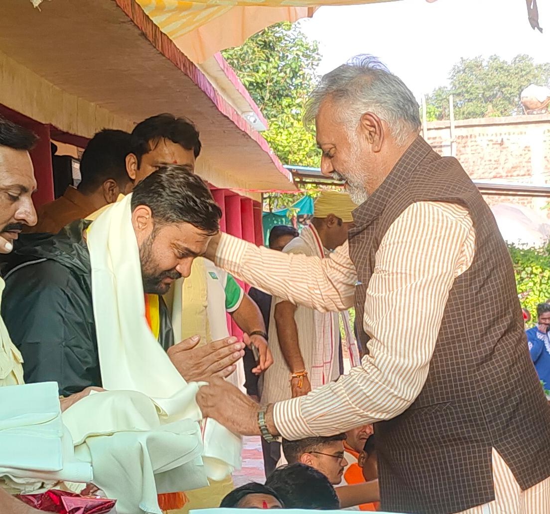 PM Modi Completes 25 Years: 'Jan Seva Sankalp Bike Yatra' Grandly Welcomed in Narsinghpur