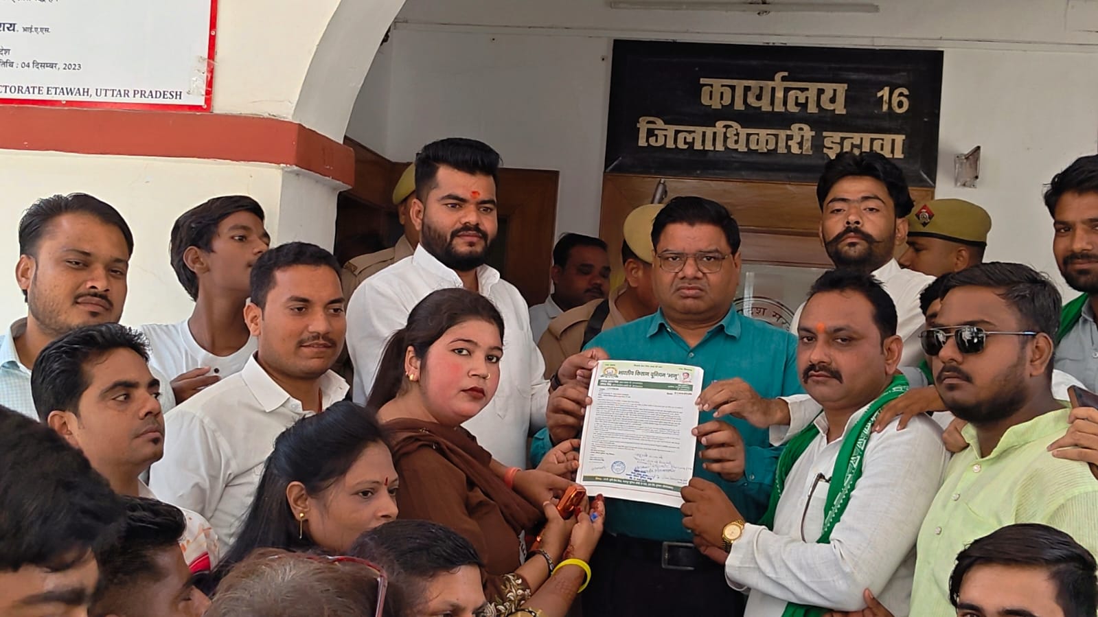 Farmers' Union Submits 7-Point Charter to PM, Warns of Agitation