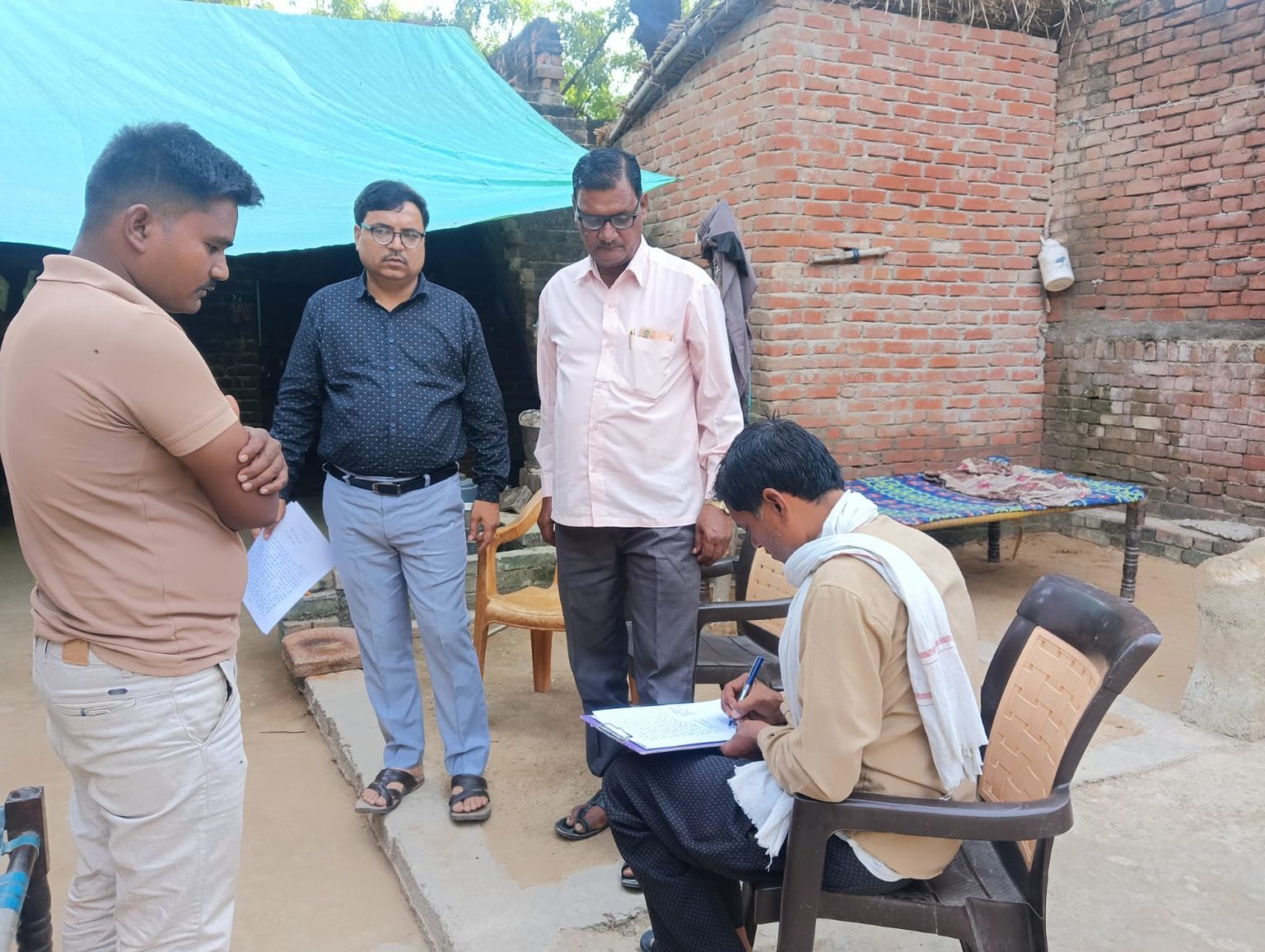 Farrukhabad: Ration Black Marketing Leads to Dealer Roop Devi's Contract Cancellation