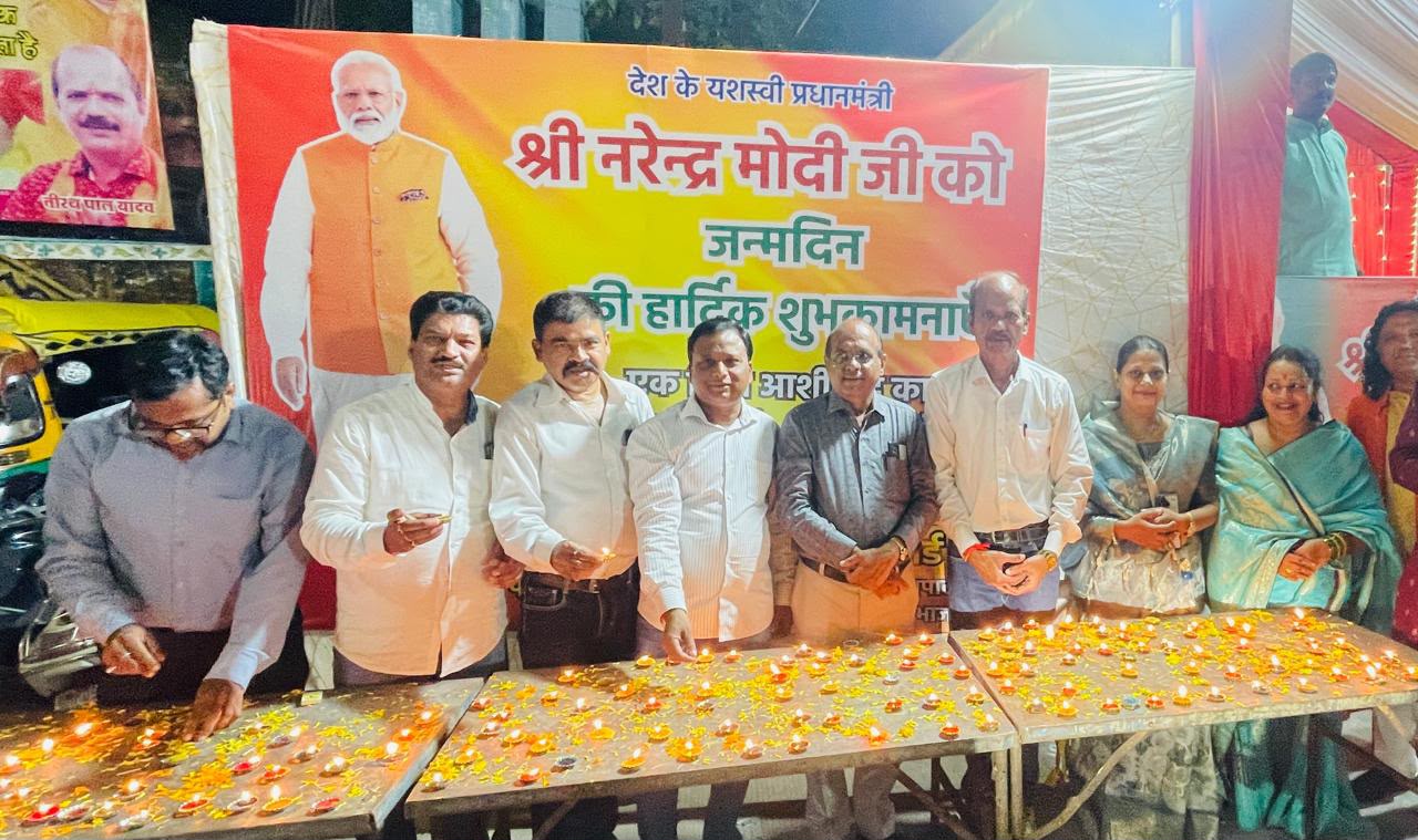 76kg of Laddoos Offered in Indore on PM Modi's 76th Birthday