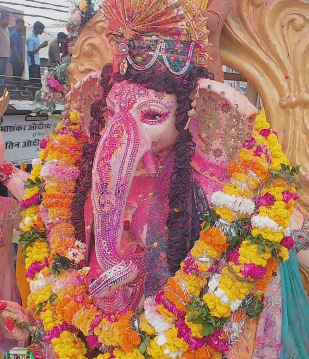 Heavy Rain Fails to Dampen Devotion: Ganesh Visarjan Celebrated with Grandeur in Farrukhabad