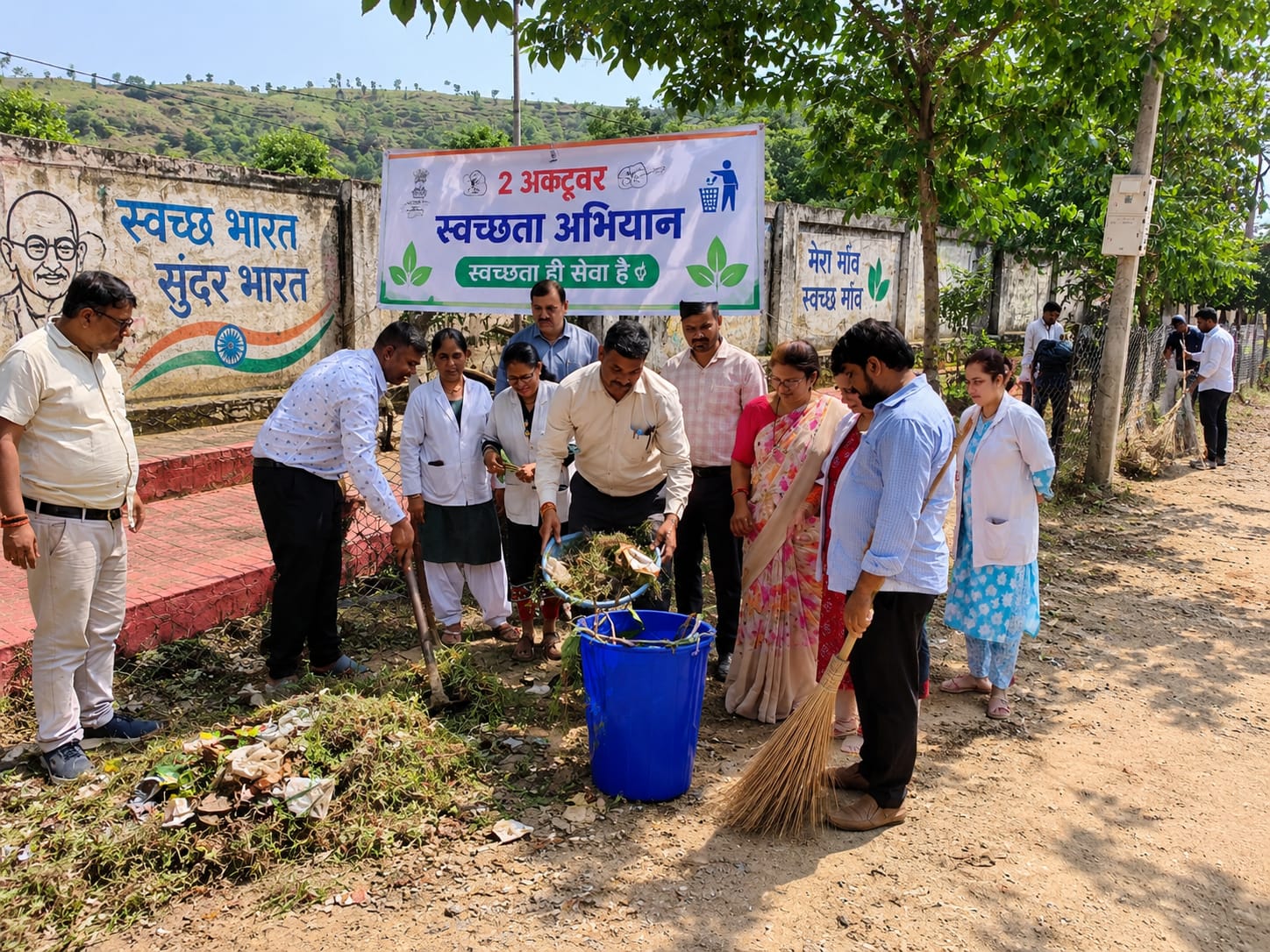Damoh Health Department Launches Cleanliness Drive, Pledges for Healthy Living