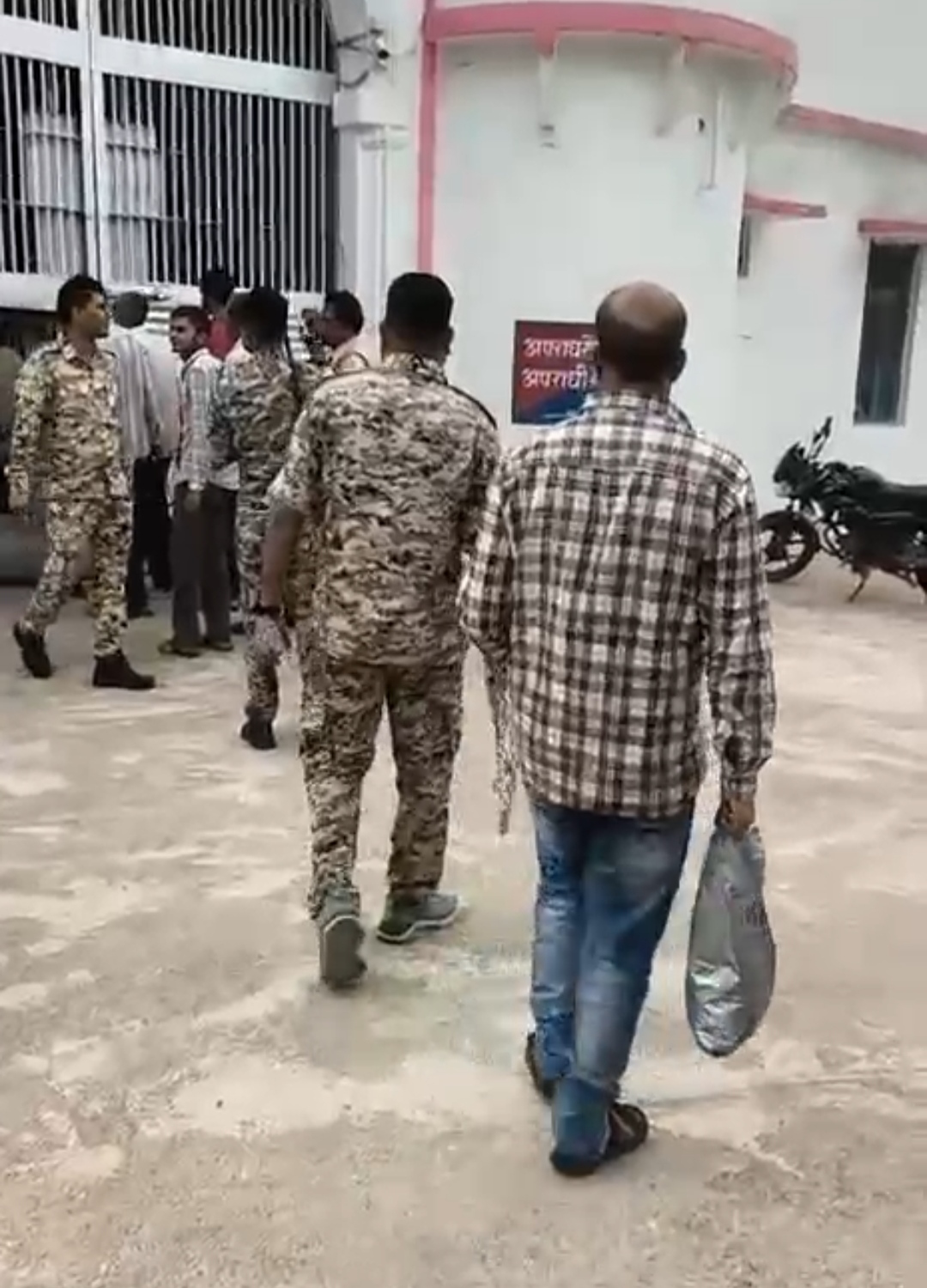 प्रेम प्रसंग में युवक की हत्या, बरोही पुलिस ने ट्रक के सामने धकेलकर किए गए कत्ल का पर्दाफाश किया