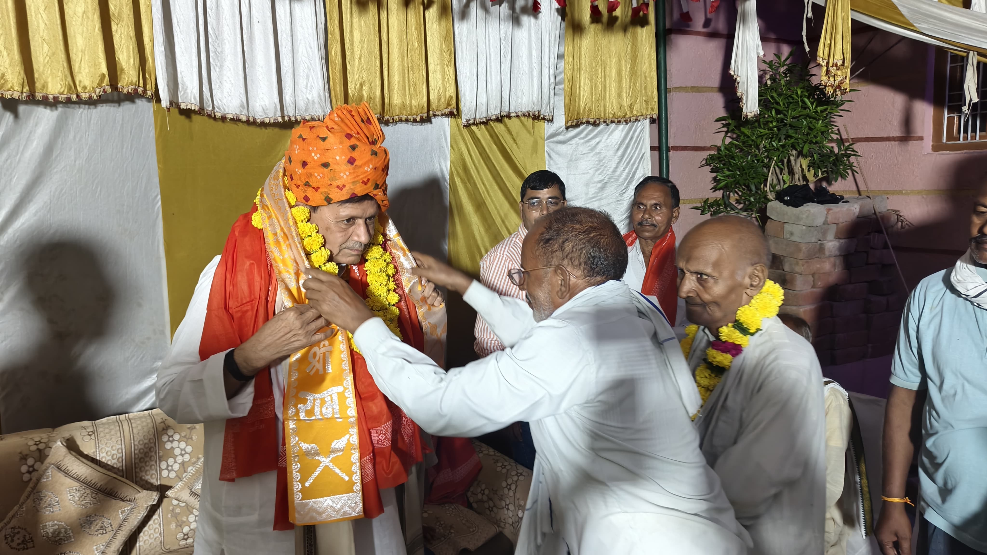 भिण्ड: विधायक ने सुनीं वार्डवासियों की समस्याएं, विकास कार्यों का आश्वासन