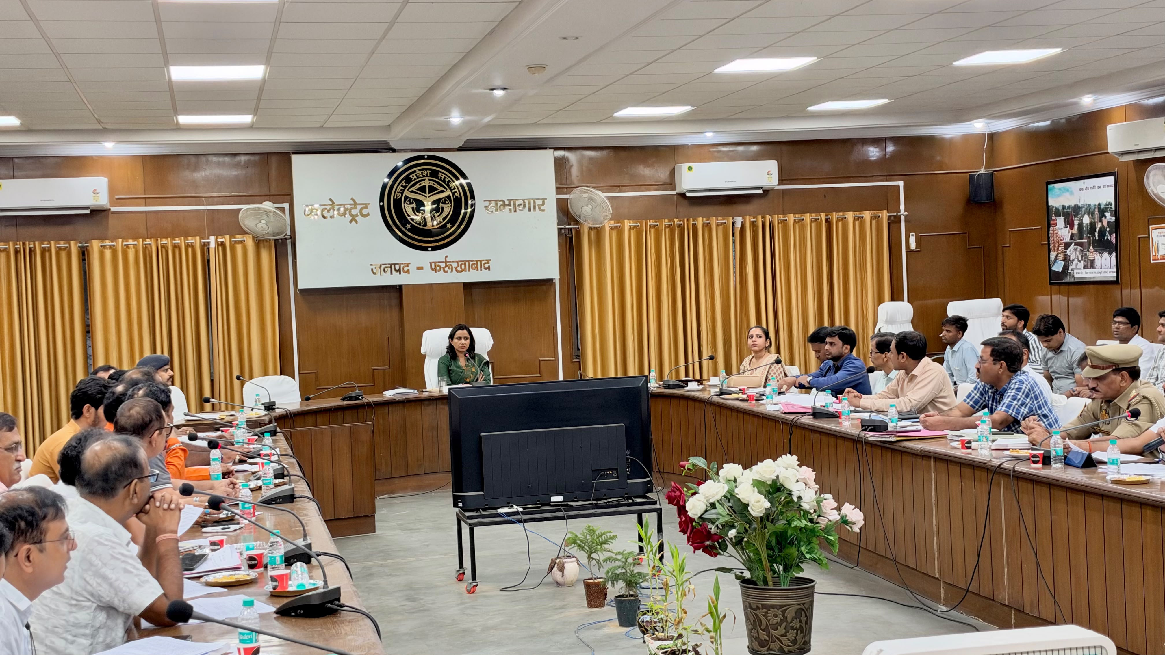 Farrukhabad: Key Meeting on Entrepreneur Issues, Strict Orders to Remove Encroachments