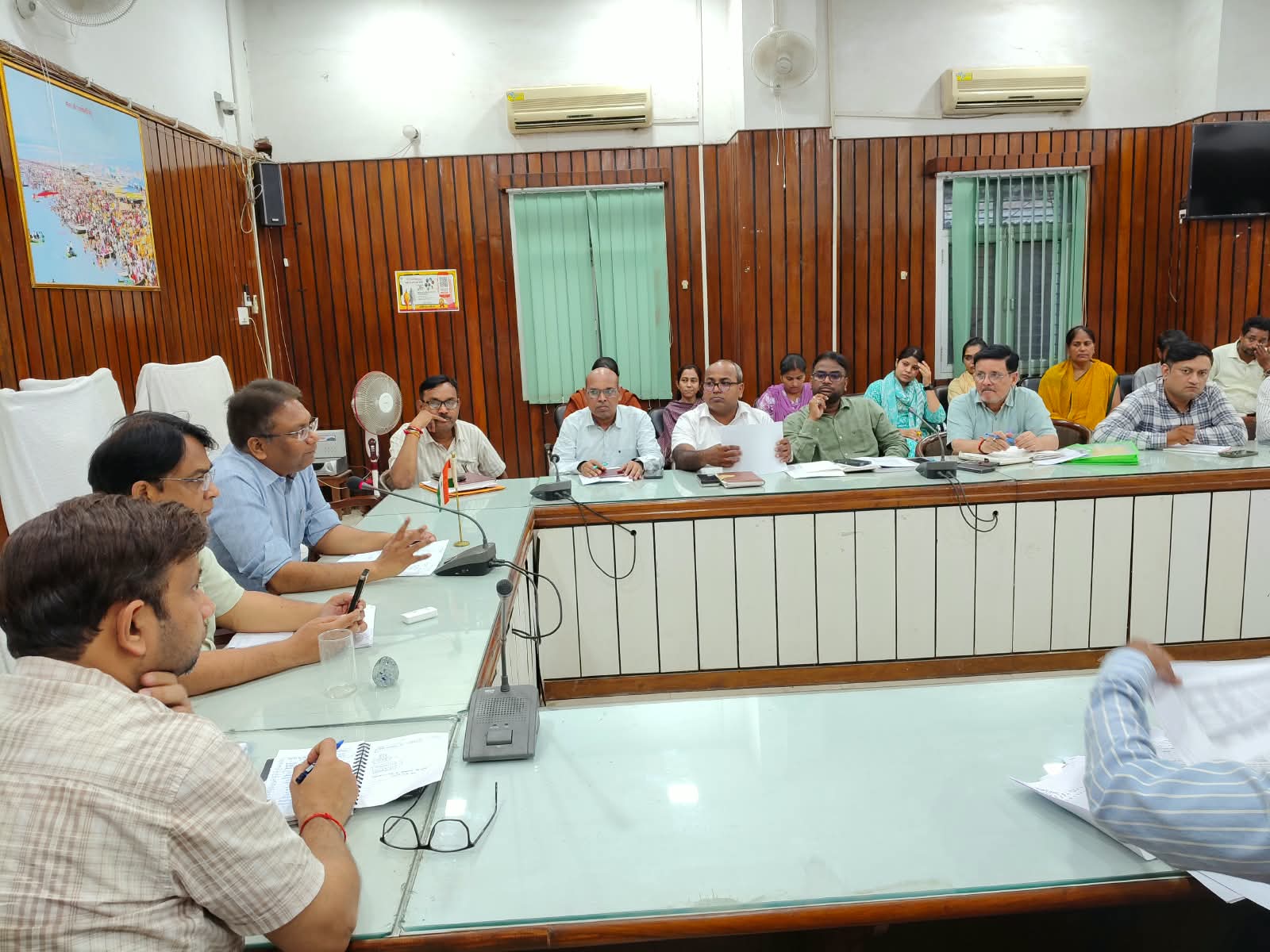 रोजगार सृजन में लापरवाही: फर्रुखाबाद में सीडीओ ने अधिकारियों पर की कार्रवाई