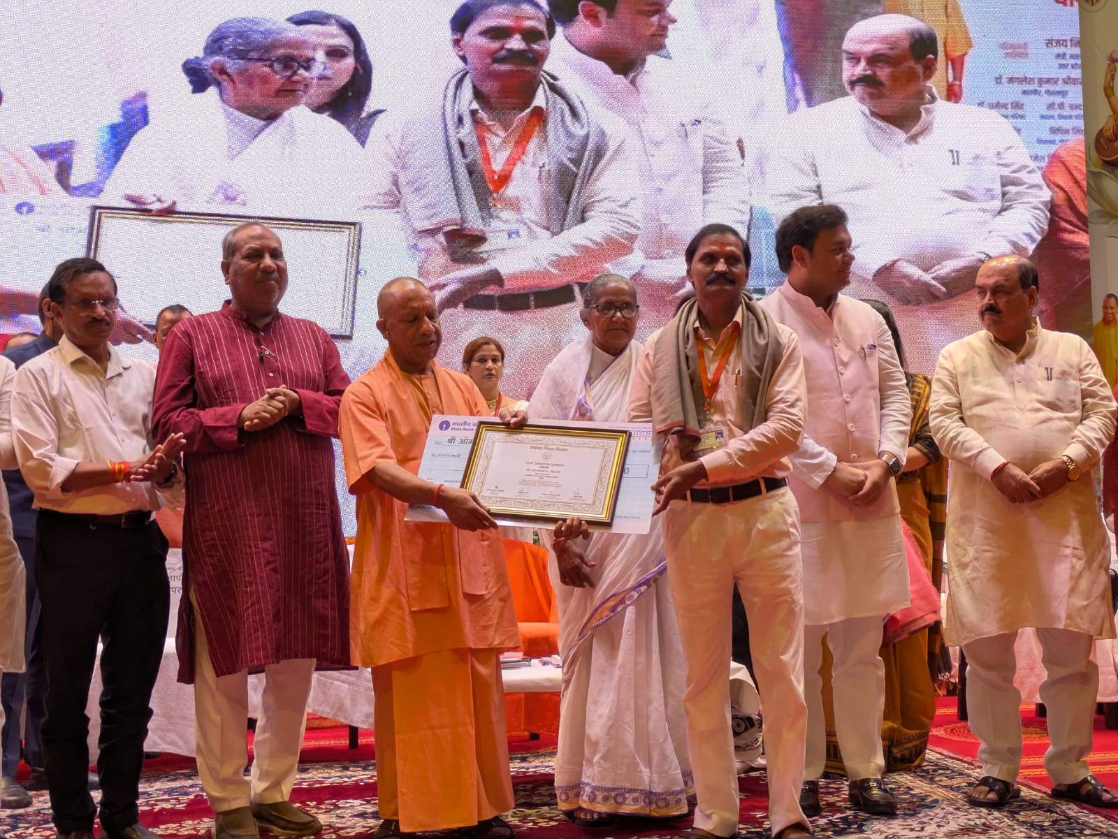 State Award-Winning Teacher Om Prakash Tiwari Grandly Honored in Ajnar by BJP Members