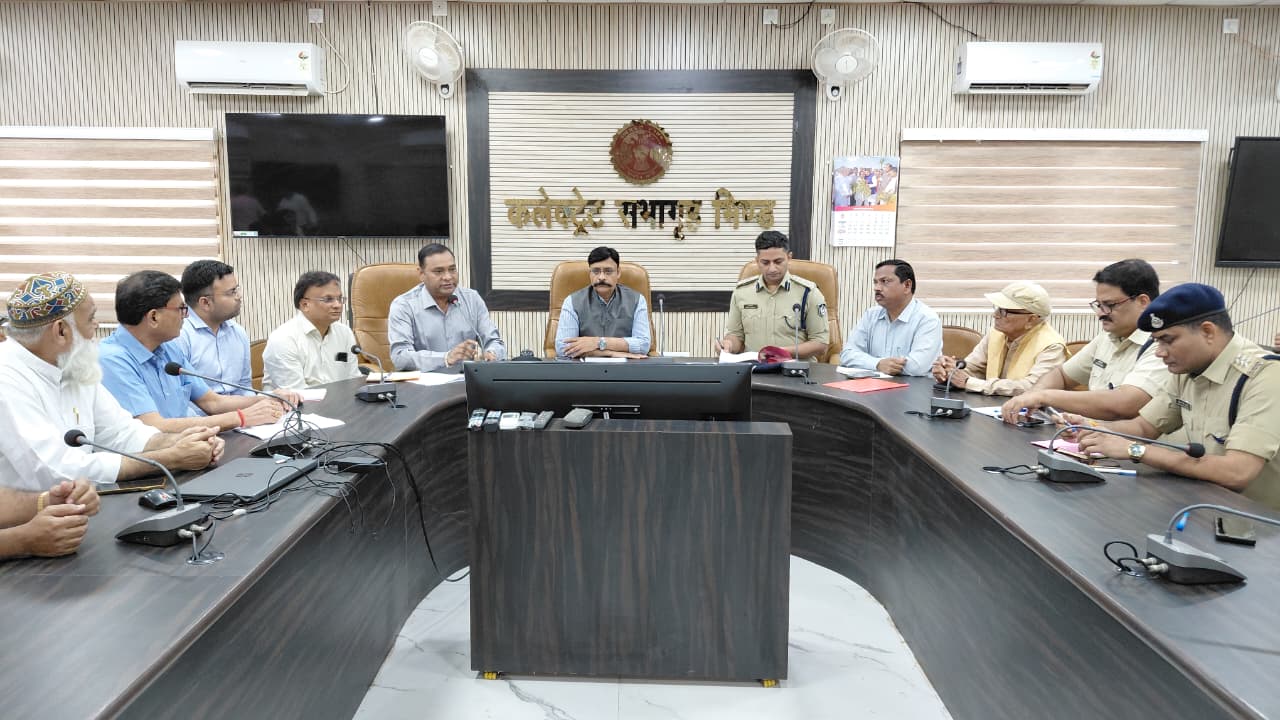 त्योहारों पर भिंड में प्रशासन सख्त: सुरक्षा, स्वच्छता और मिलावटखोरी पर कसी नकेल