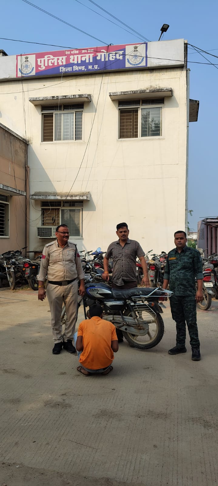Gohad Police Crack Two-Month-Old Theft Case, Apprehend Accused with Stolen Motorcycle