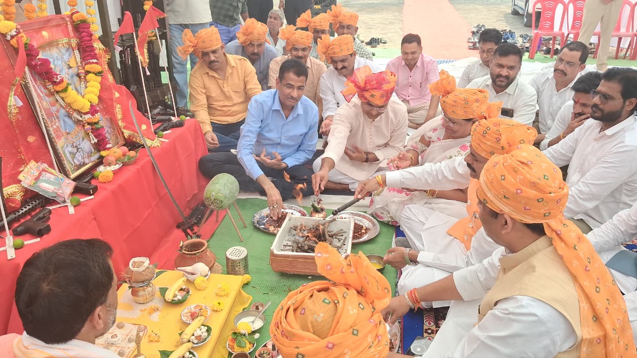 Damoh Police Line Hosts 'Shastra Pujan' Ceremony