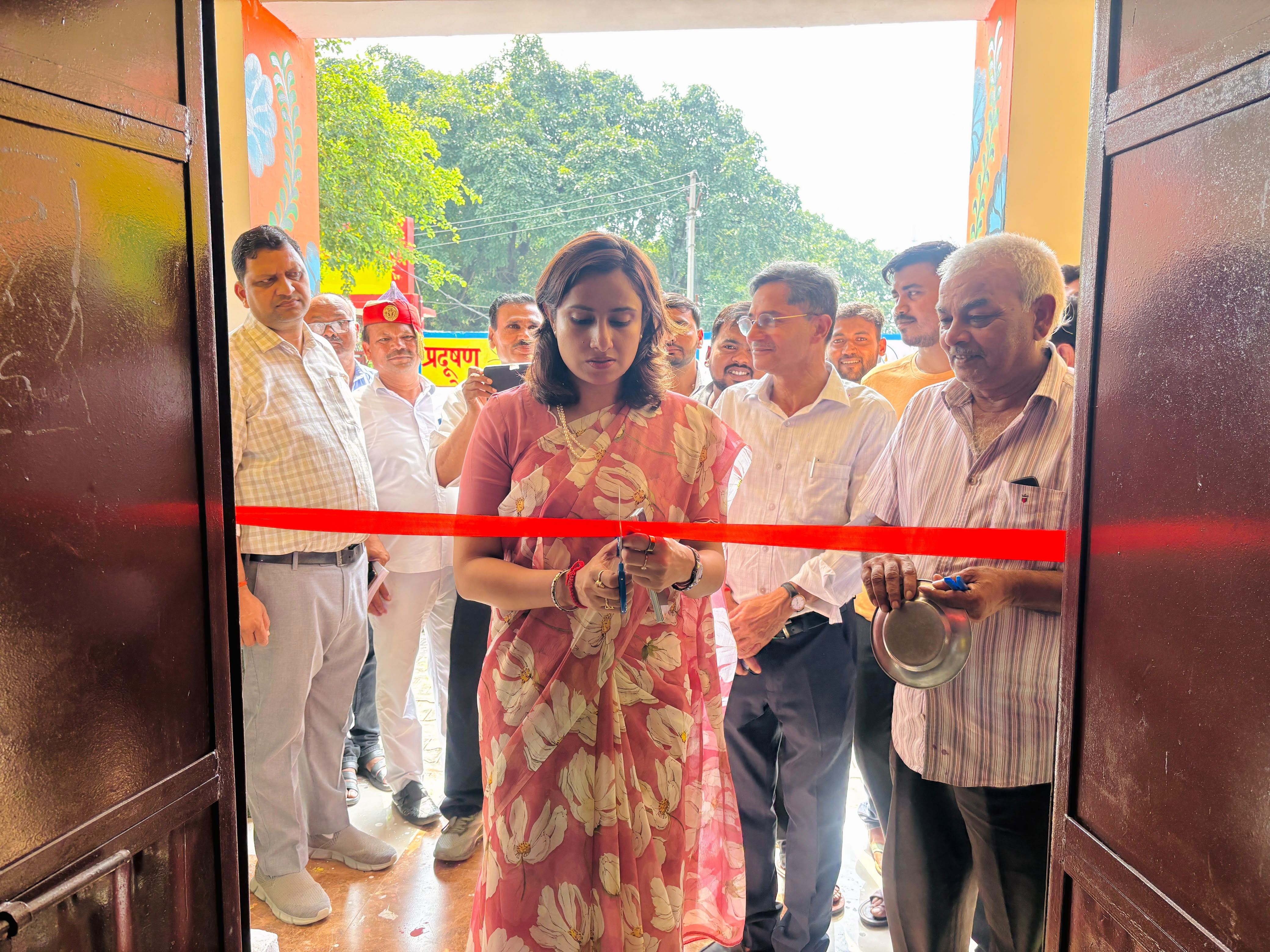 फर्रुखाबाद: डीएम ने गौशाला व पंचायत घर का किया औचक निरीक्षण
