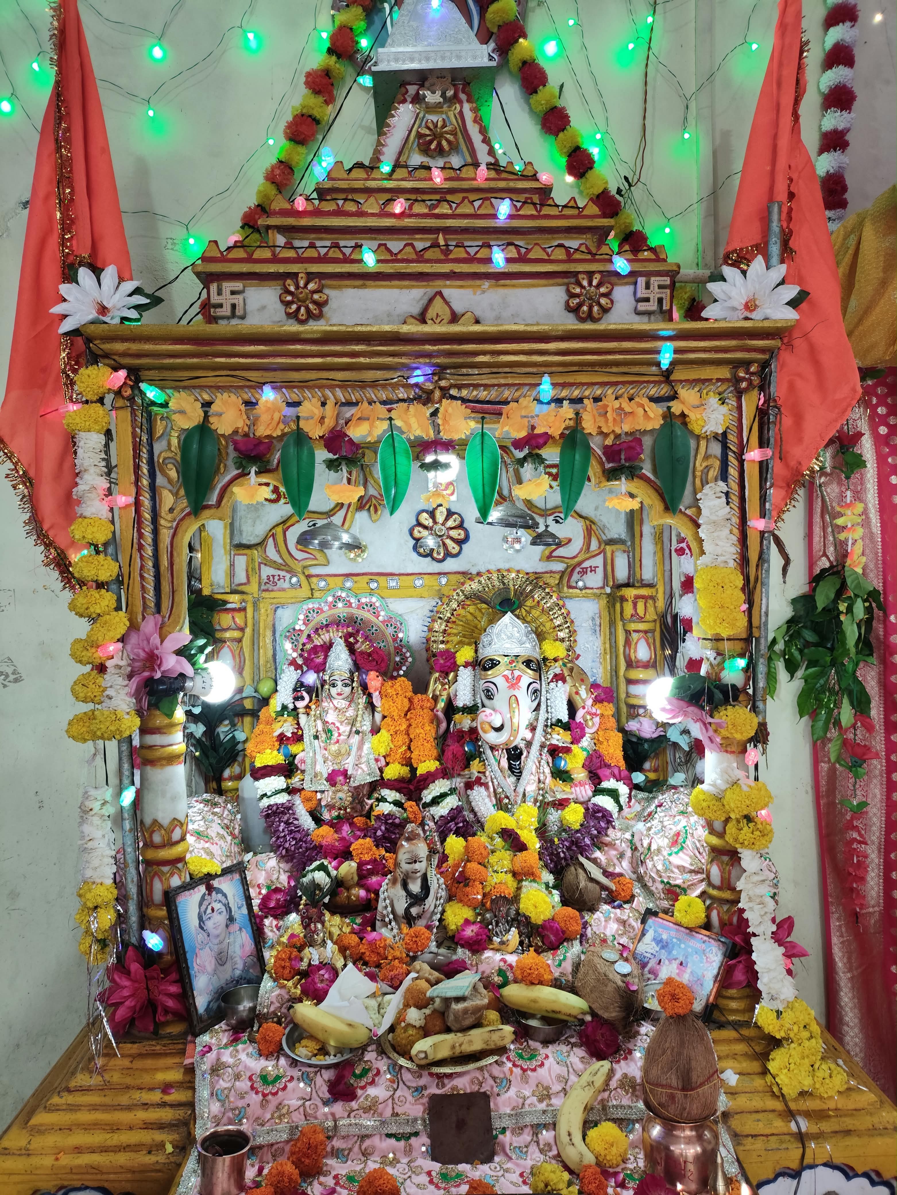 गणेश चतुर्थी: नरसिंहगढ़ के बाजार भक्तिमय, मिट्टी की मूर्तियों की बढ़ी मांग