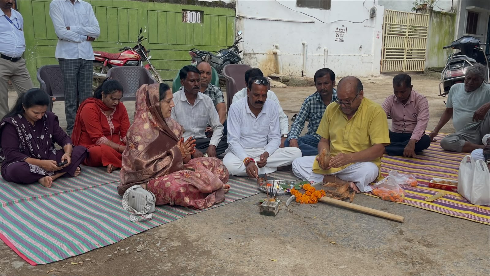 Narmadapuram: Groundbreaking Ceremony for New Roads Worth ₹24 Lakh in Ward 10