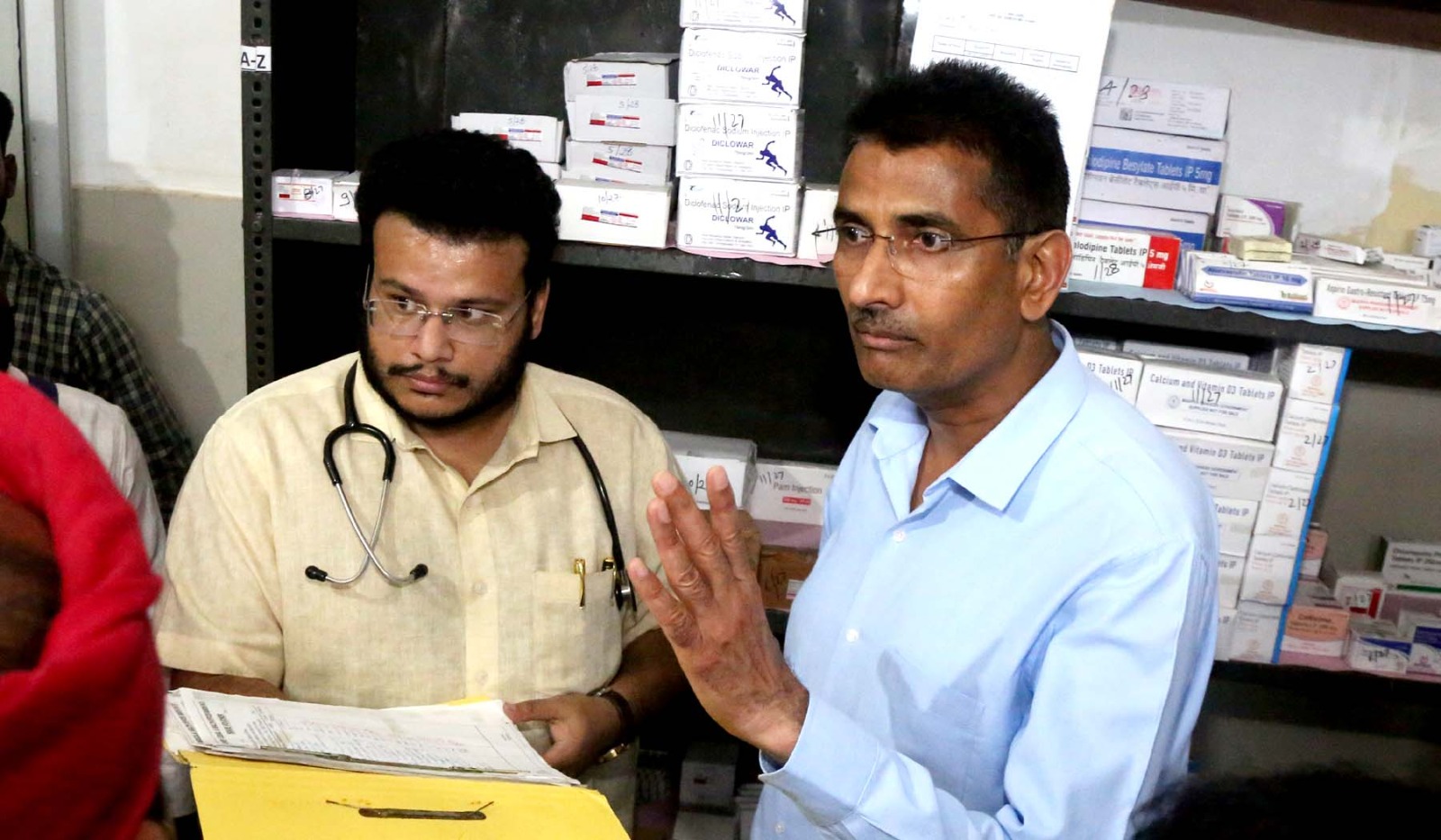 दमोह: नोहटा स्वास्थ्य केंद्र में कलेक्टर के औचक निरीक्षण में सामने आई लापरवाही