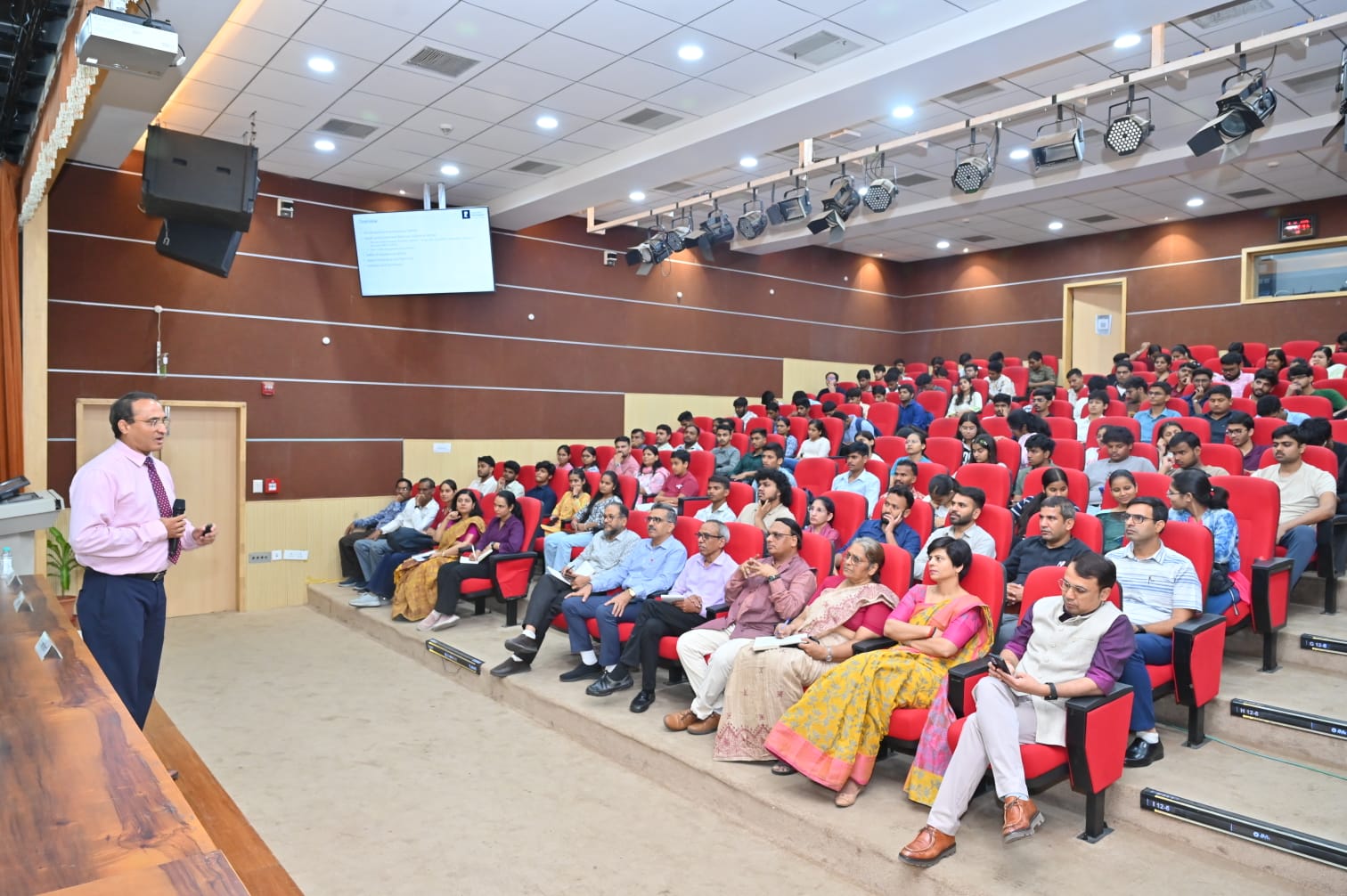 Public Welfare Paramount in Autonomous Vehicles: Experts' Views in Bhopal