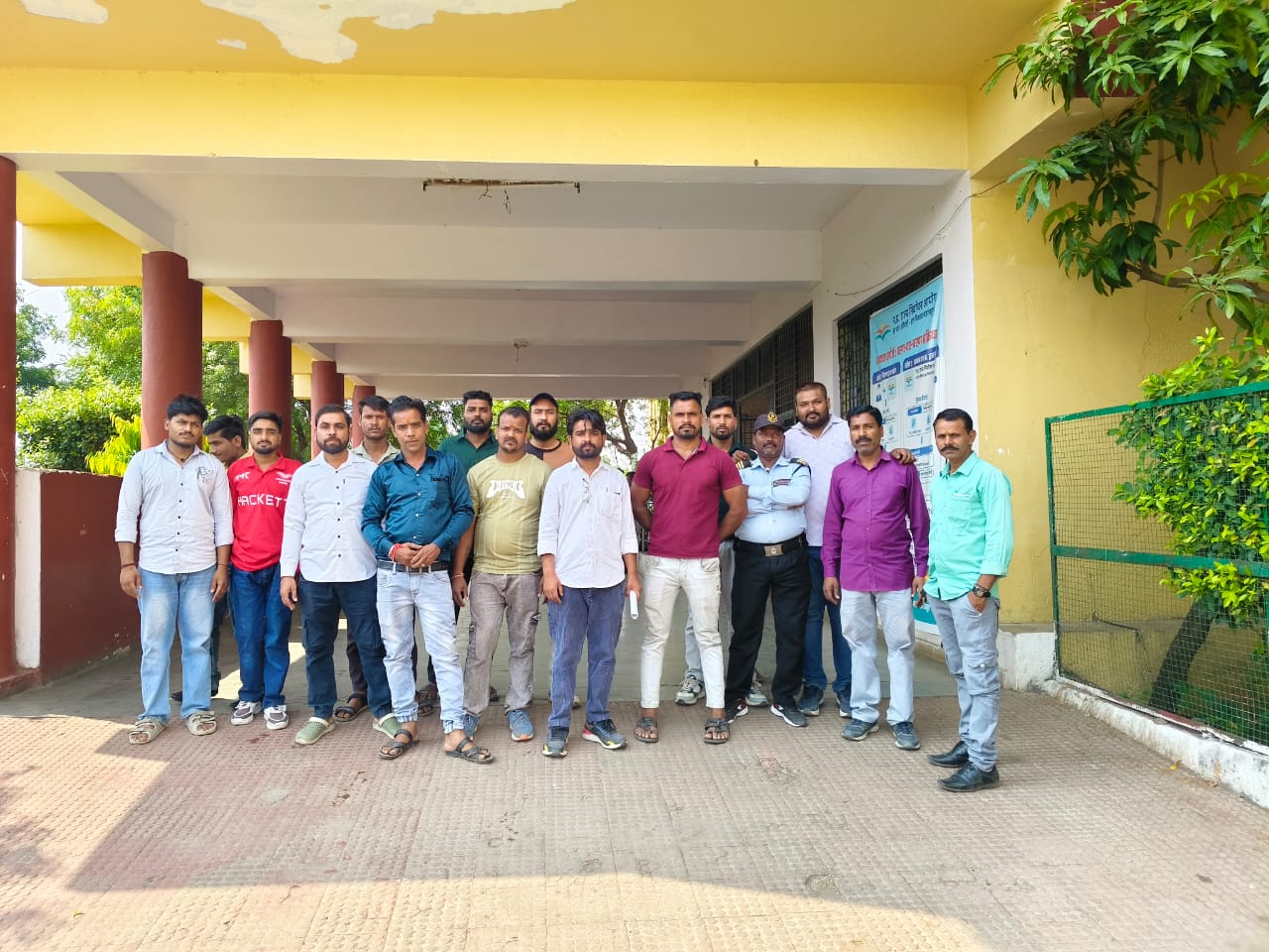8 महीने से वेतन नहीं, स्वास्थ्य कर्मचारियों ने कलेक्टर से लगाई गुहार
