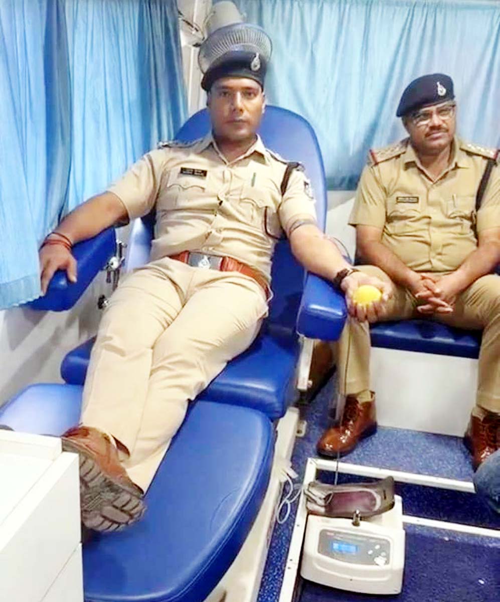 Bhind Police Demonstrate Commitment Through Blood Donation and Health Camp