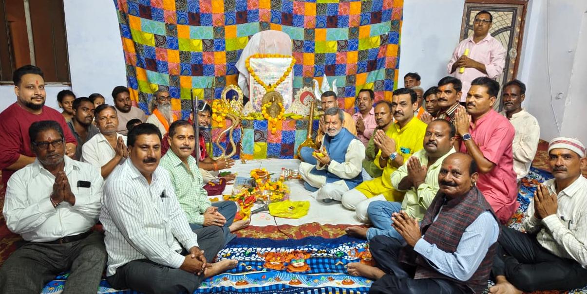 Ramleela Kicks Off in Balrampur with Crown Puja; Performances Begin Monday