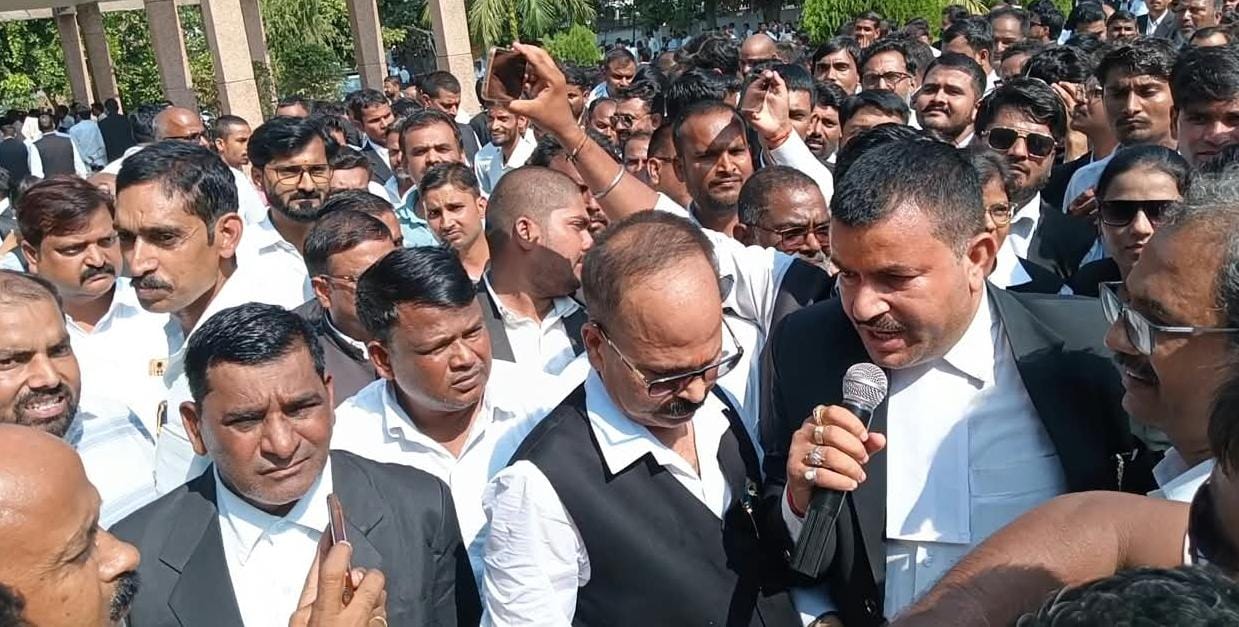 Lawyers' Strike Intensifies in Balrampur, Judicial Work Halts with Over 1200 Cases Pending