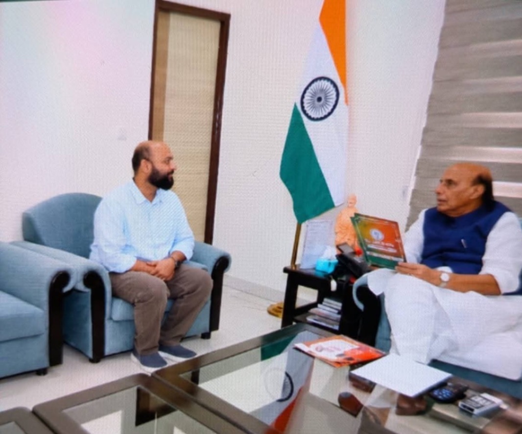 रक्षा मंत्री से मिले डॉ. युवराज सिंह, अमृतपुर के विकास पर हुई चर्चा