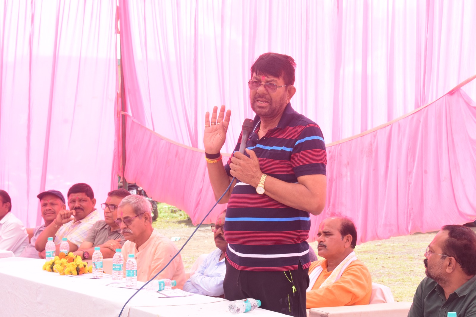 State Minister Joins 'Service Pledge Campaign' in Kishunganj, Participates in Community Shramdaan
