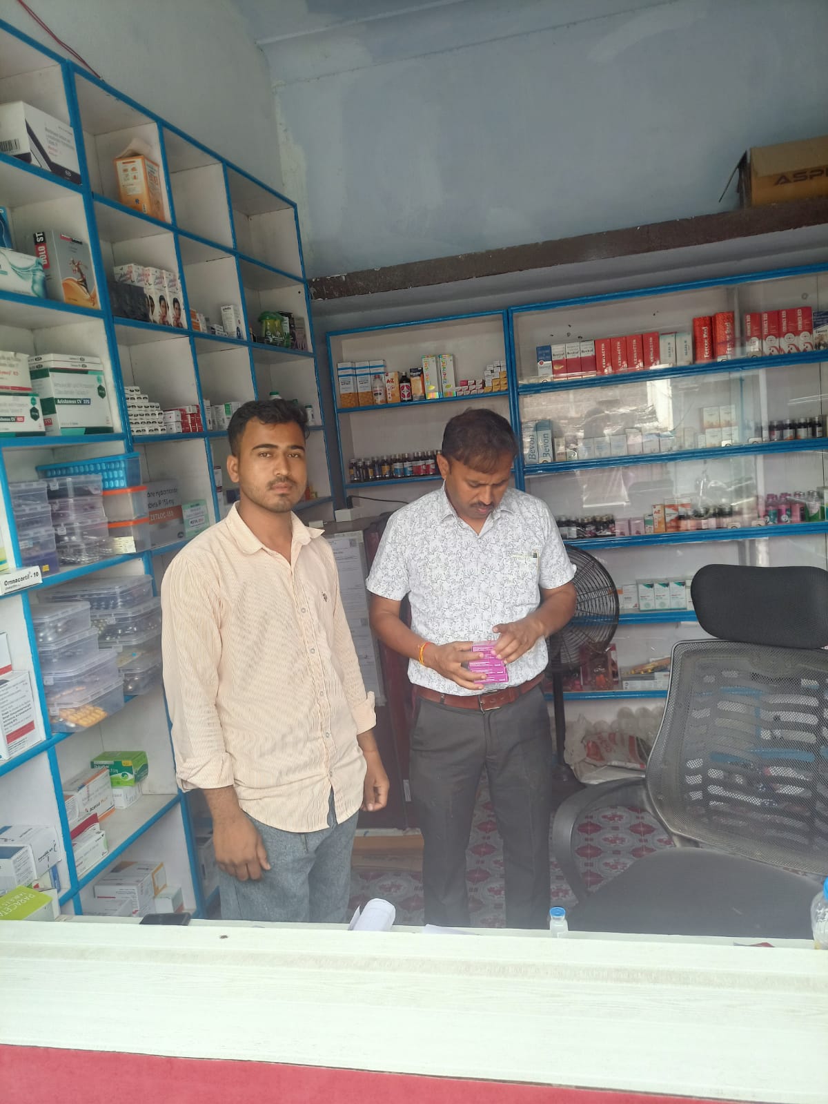 Jan Vishwas Abhiyan: Three Medical Stores Inspected in Narsinghgarh, Emphasis on Rule Compliance
