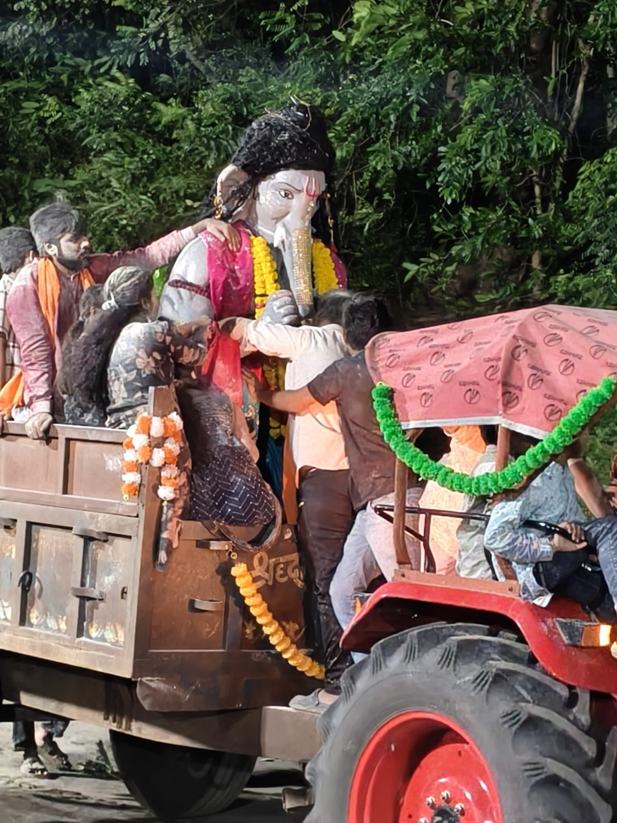 Narmadapuram Bids Farewell to Lord Ganesha Amidst Commendable Administrative Arrangements