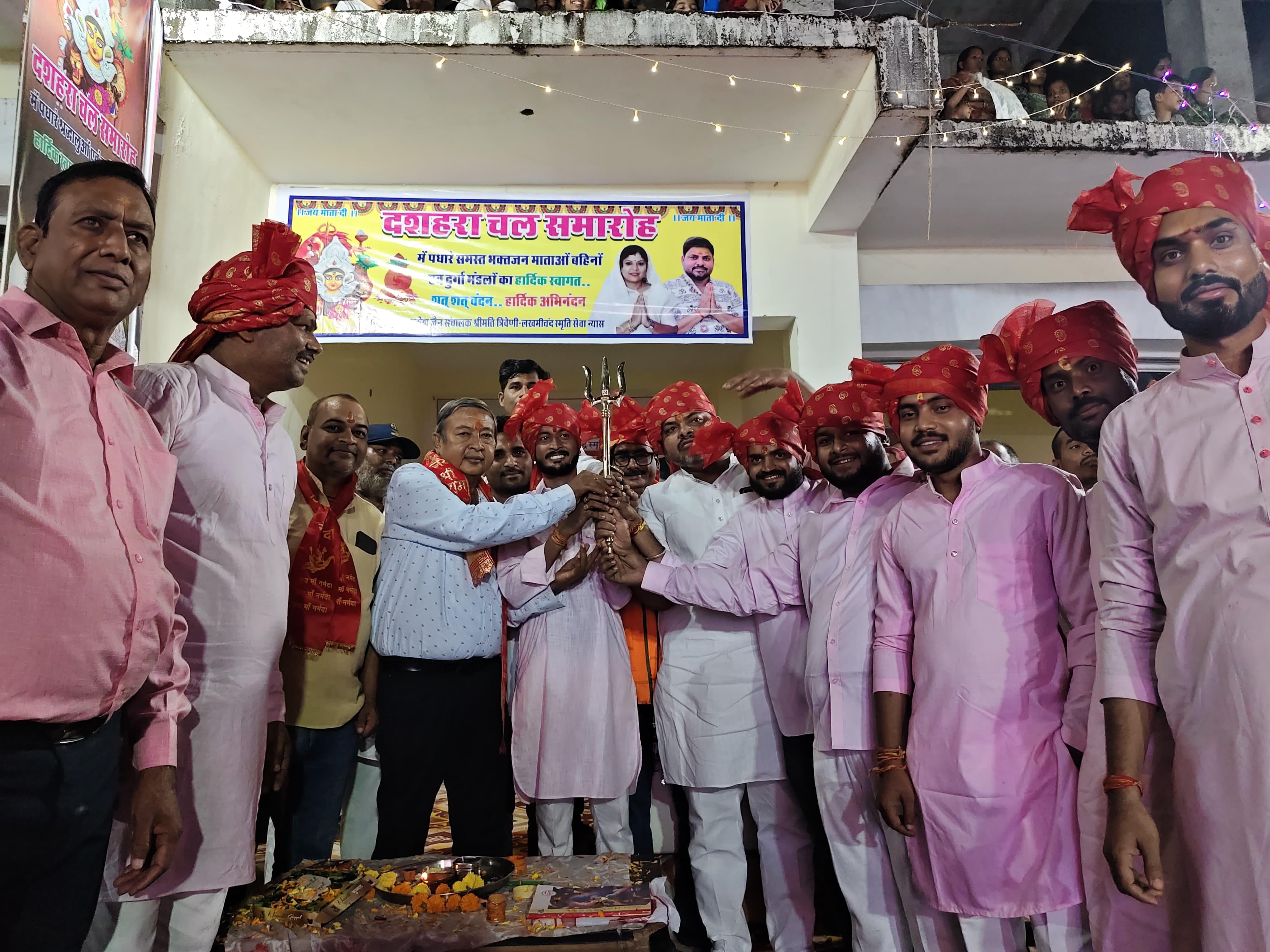 विजयादशमी पर देवरी में दुर्गा मंडल और अखाड़ा समितियों का हुआ सम्मान