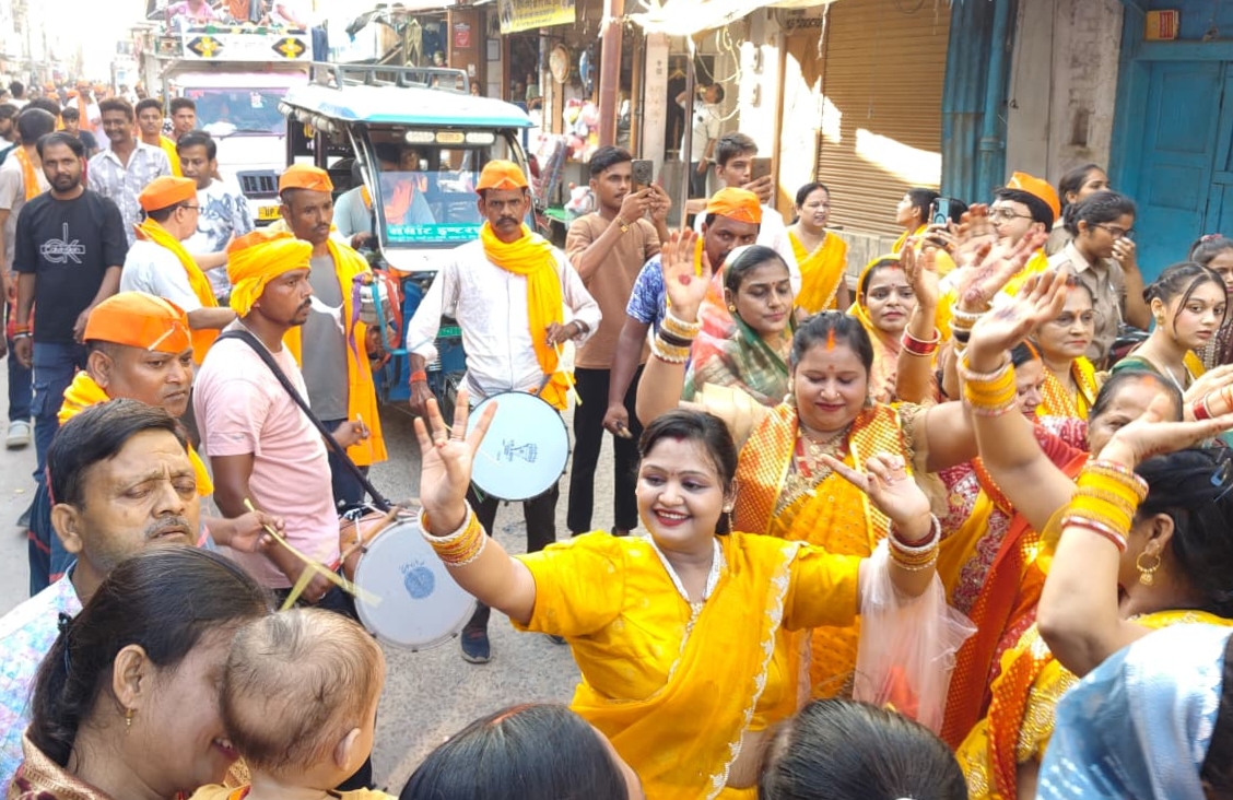 Balrampur Bids Farewell to Lord Ganesh in Grand Immersion Ceremony