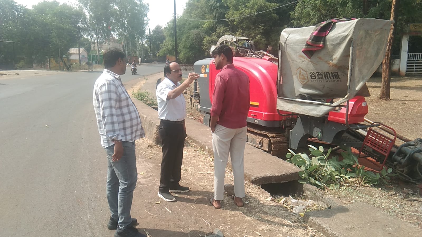 Unauthorized Excavation Damages Water Pipeline in Aron, Contaminating Household Water Supply