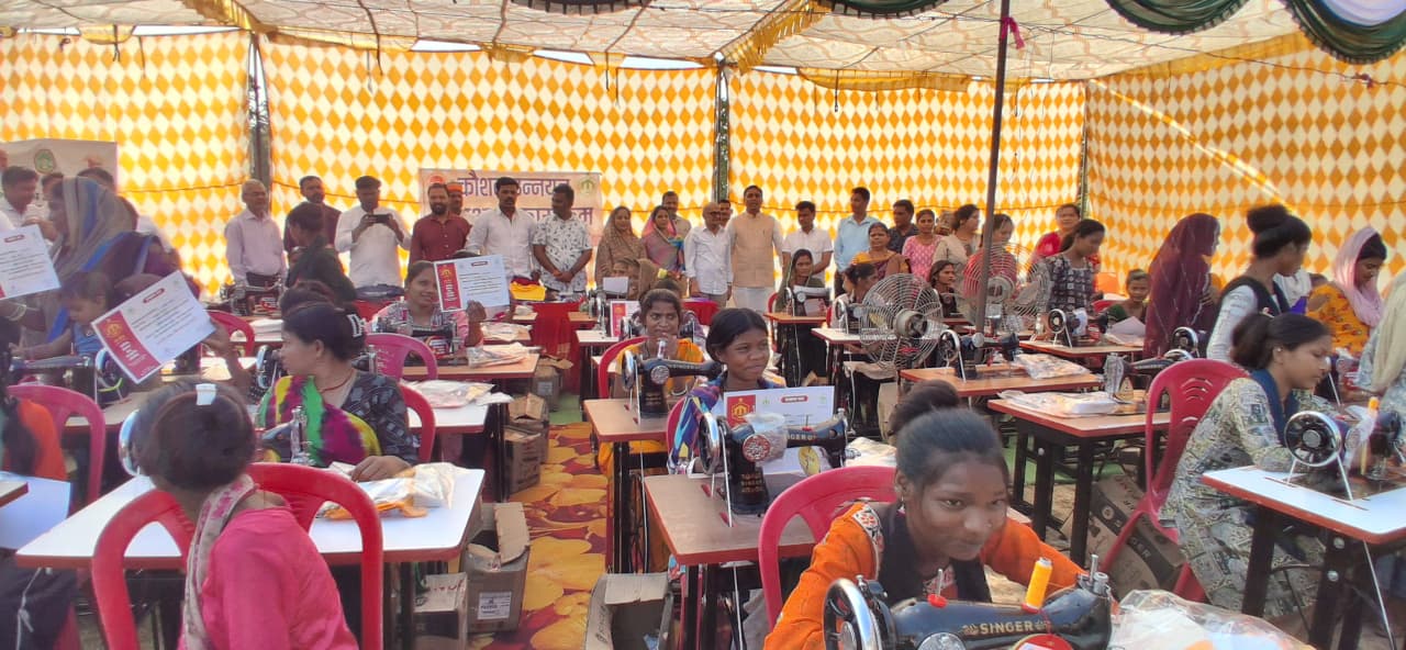 Damoh's 'Seva Setu' Campaign: Government Scheme Benefits Reach the Last Citizen