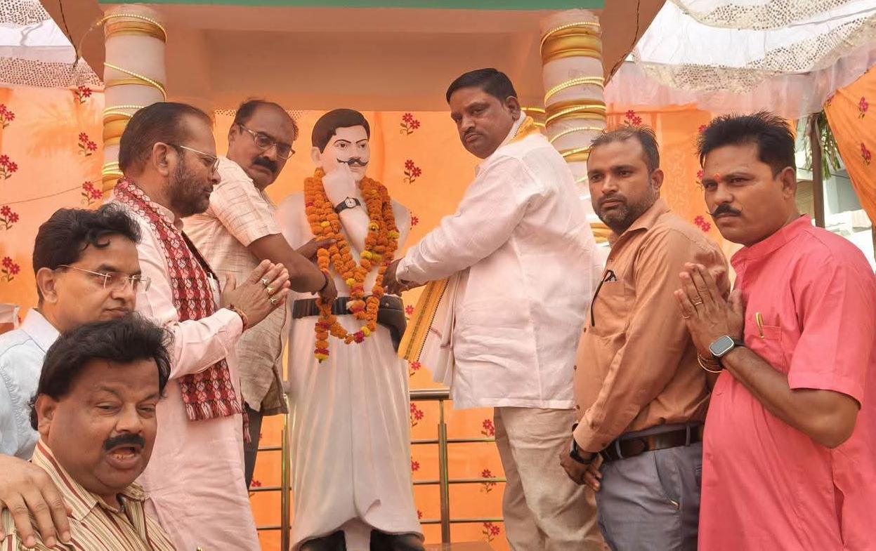 Bhagat Singh Jayanti Celebrated in Balrampur, Tributes Paid to Revolutionaries