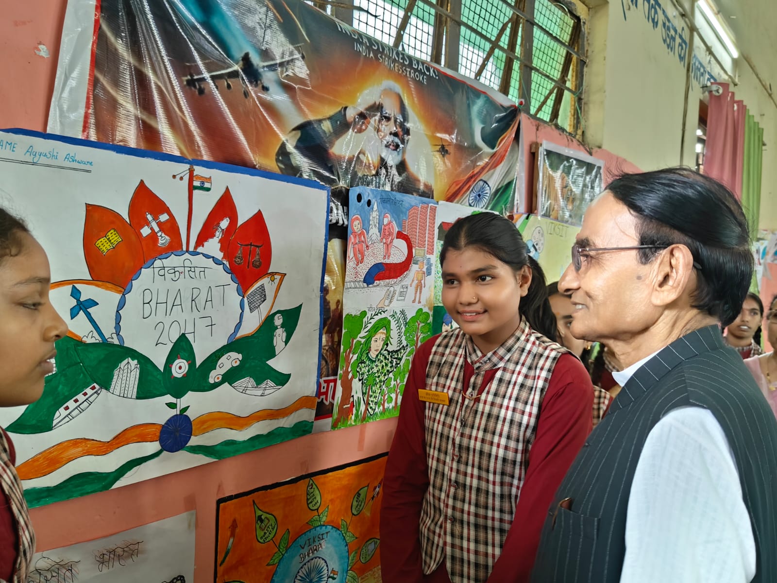 Seoni Malwa Youth Paint & Speak Dreams of Developed India
