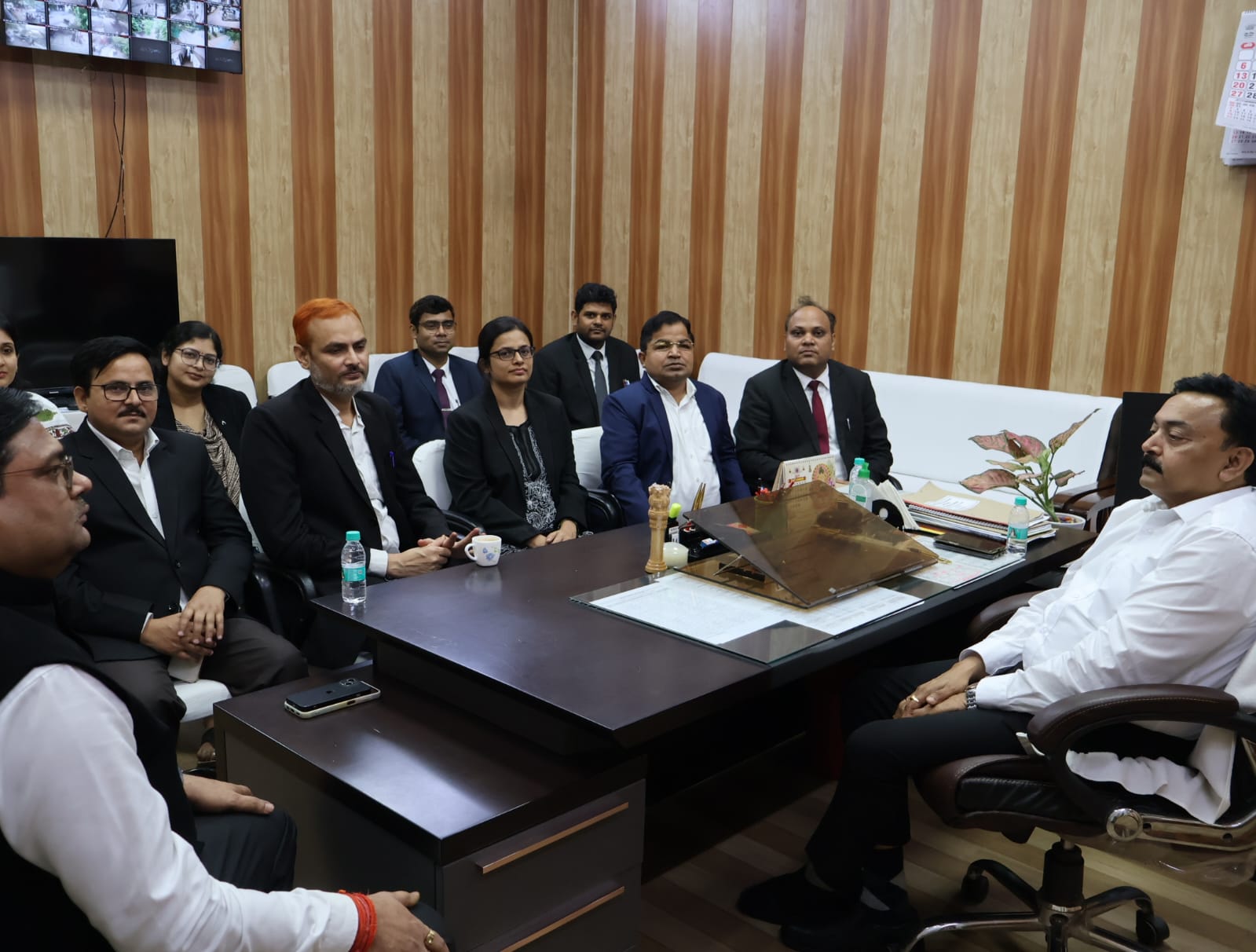 Hindi Diwas in Mirzapur: Emphasis on Using Hindi in Judicial Proceedings